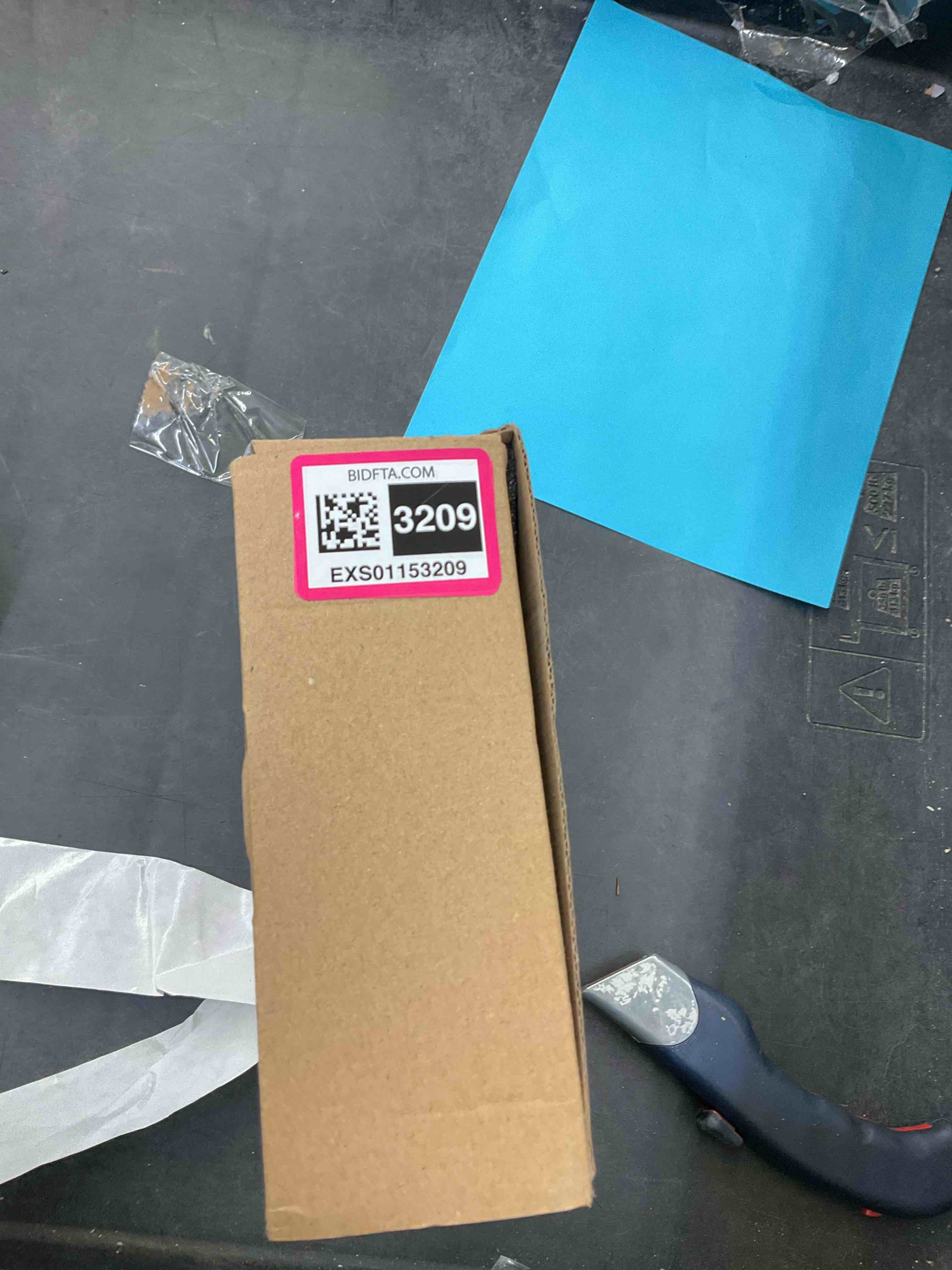https://s3.amazonaws.com/lotting-images-prod/BargainHunt/EXS01153209_1712248012517.jpeg