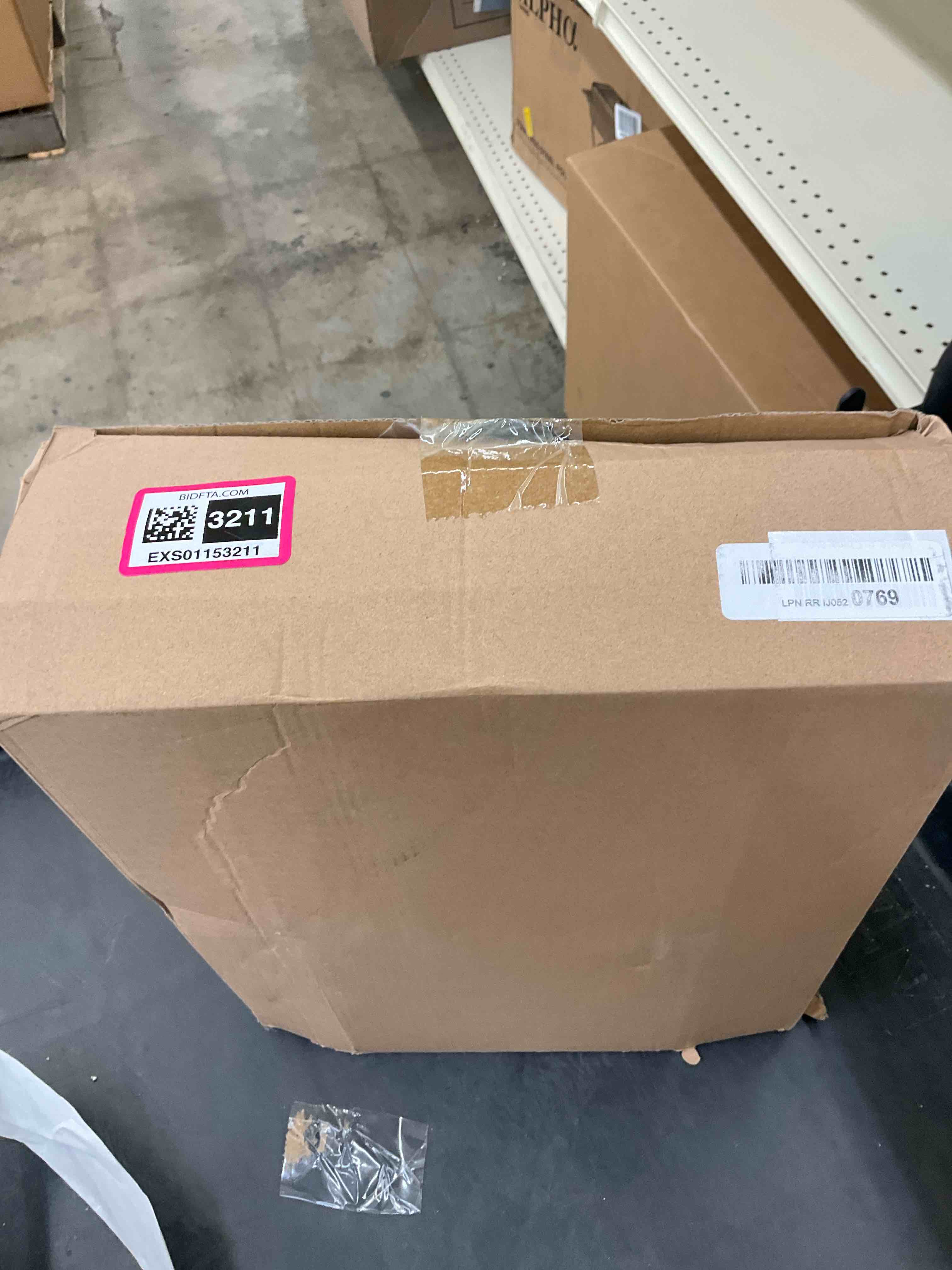 https://s3.amazonaws.com/lotting-images-prod/BargainHunt/EXS01153211_1712248149770.jpeg