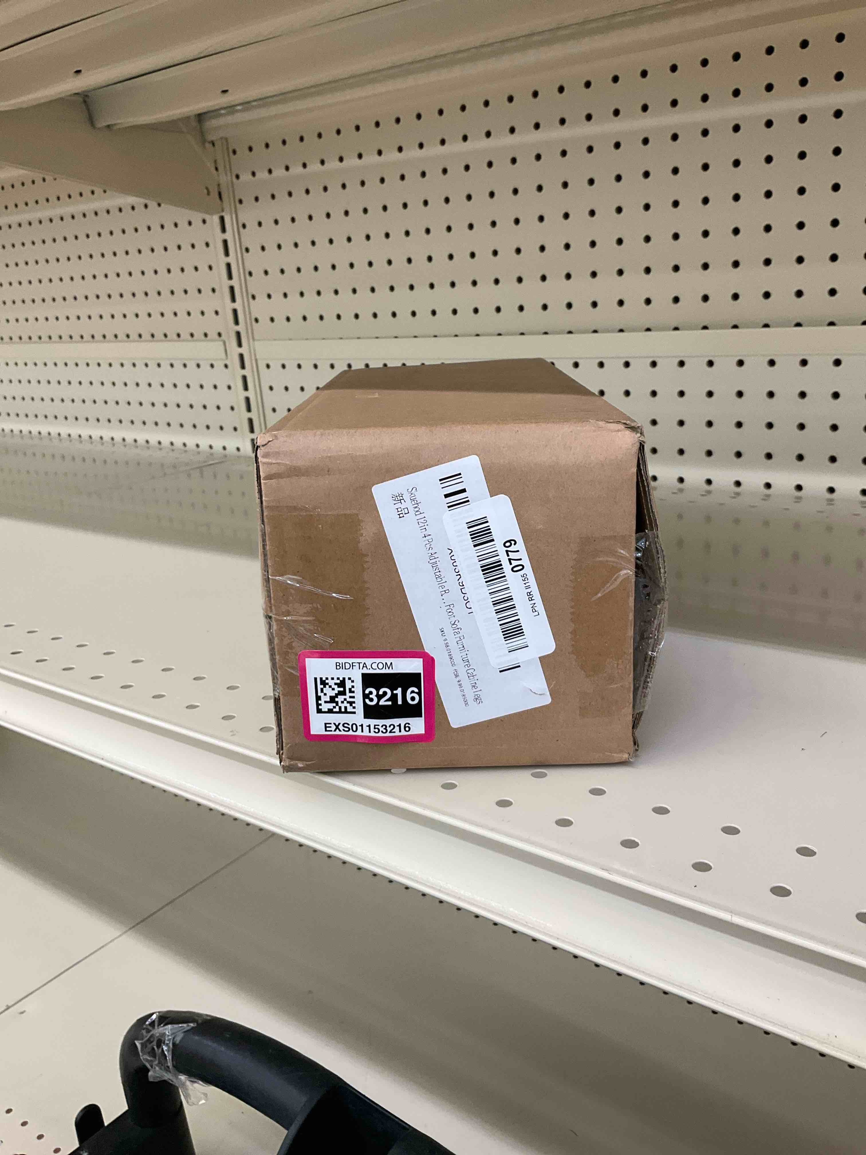 https://s3.amazonaws.com/lotting-images-prod/BargainHunt/EXS01153216_1712248537085.jpeg