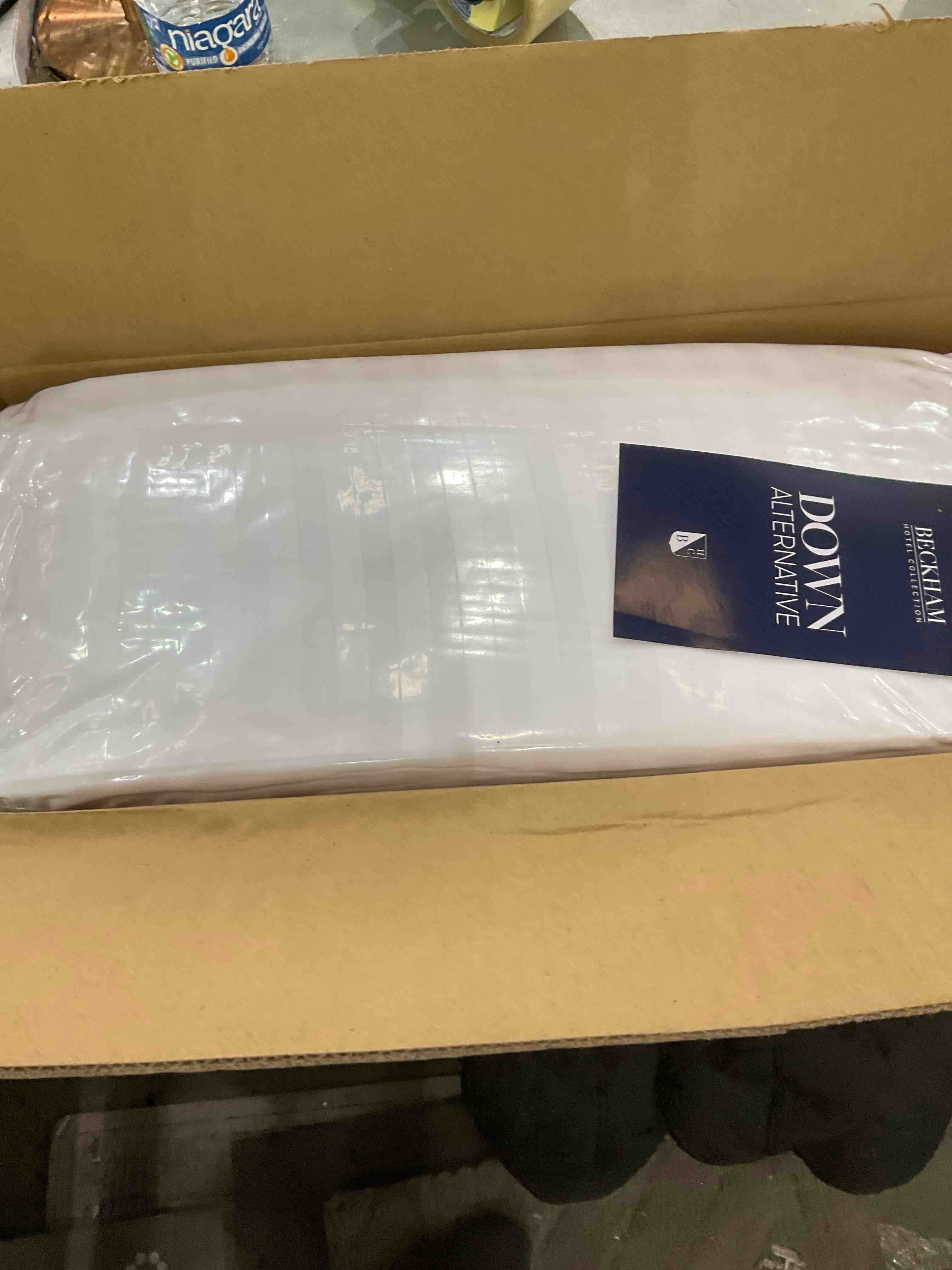https://s3.amazonaws.com/lotting-images-prod/BargainHunt/EXS01157006_1706731208354.jpeg