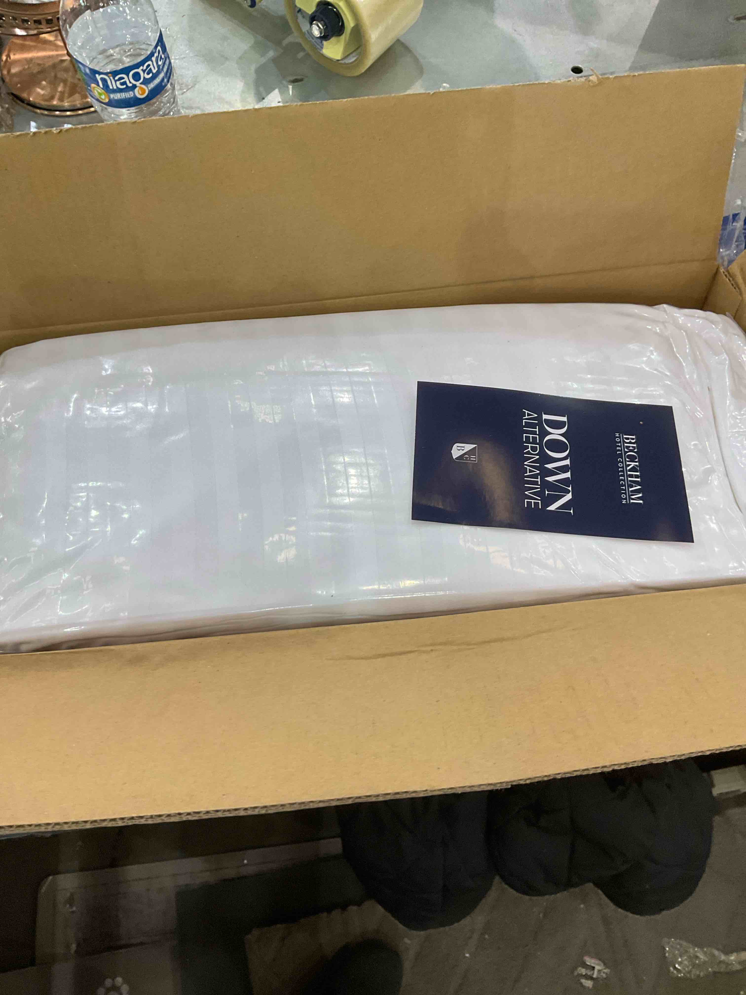 https://s3.amazonaws.com/lotting-images-prod/BargainHunt/EXS01157006_1706731209336.jpeg
