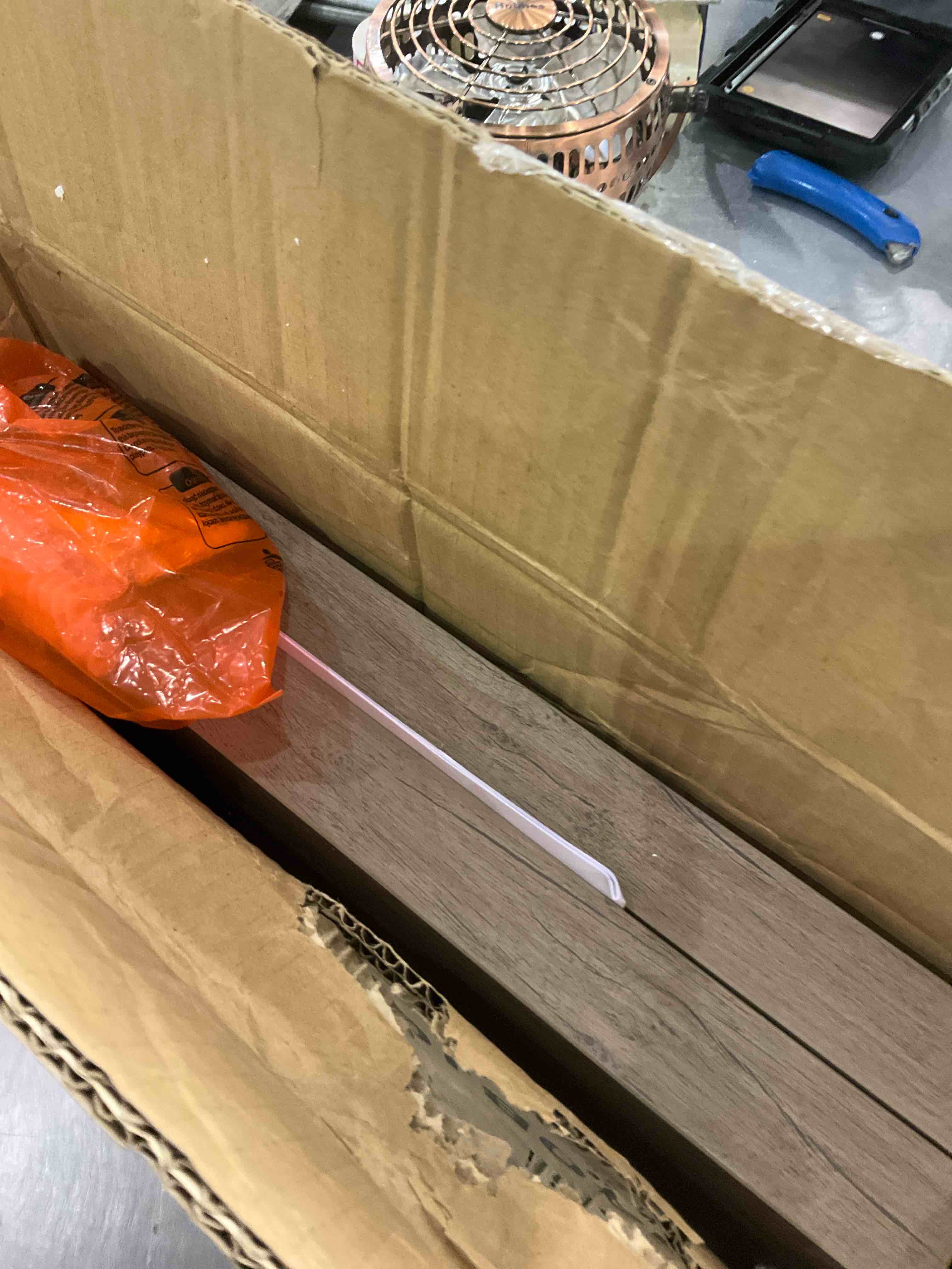 https://s3.amazonaws.com/lotting-images-prod/BargainHunt/EXS01157066_1706795458240.jpeg