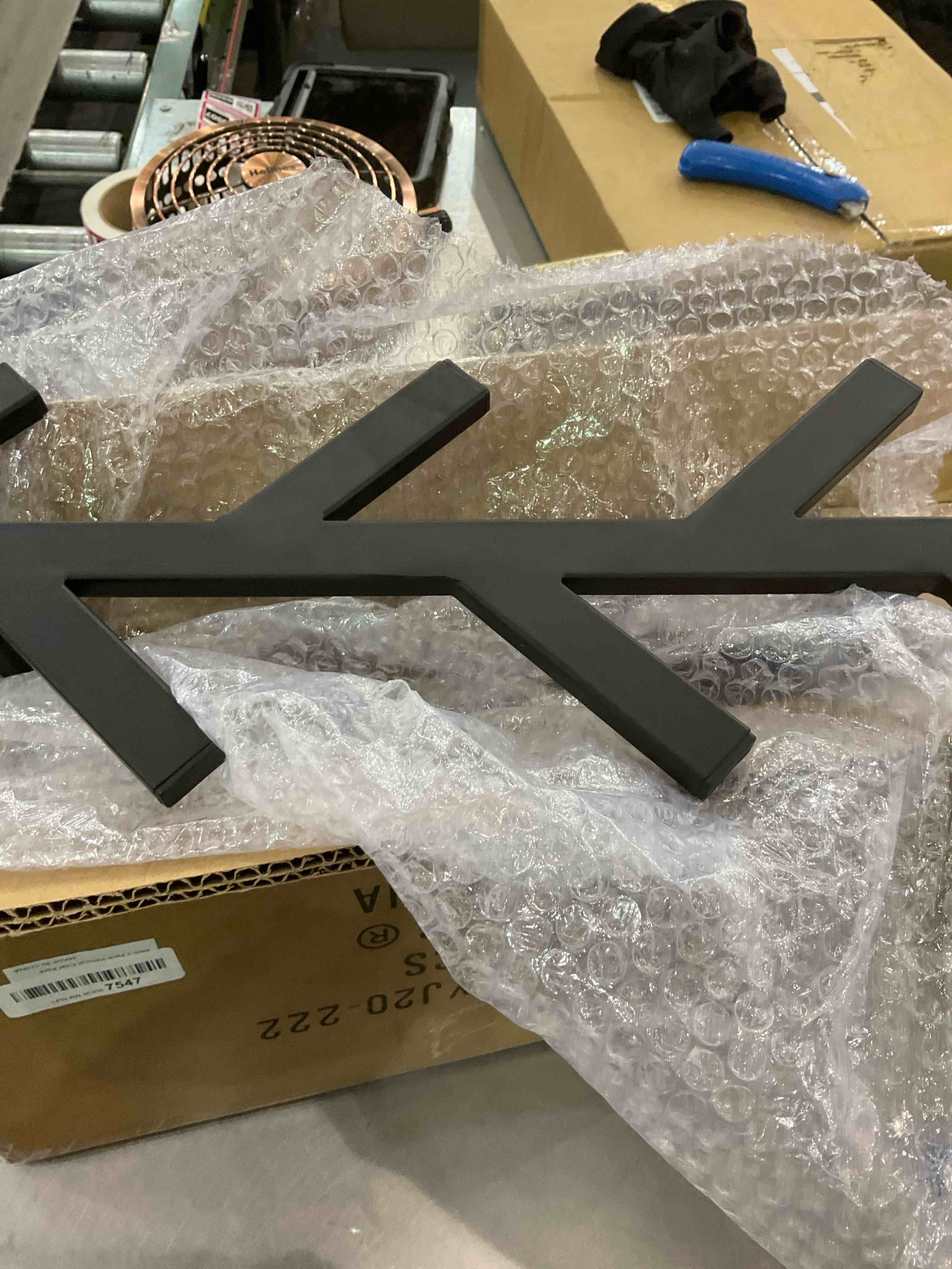 https://s3.amazonaws.com/lotting-images-prod/BargainHunt/EXS01157070_1706797326132.jpeg