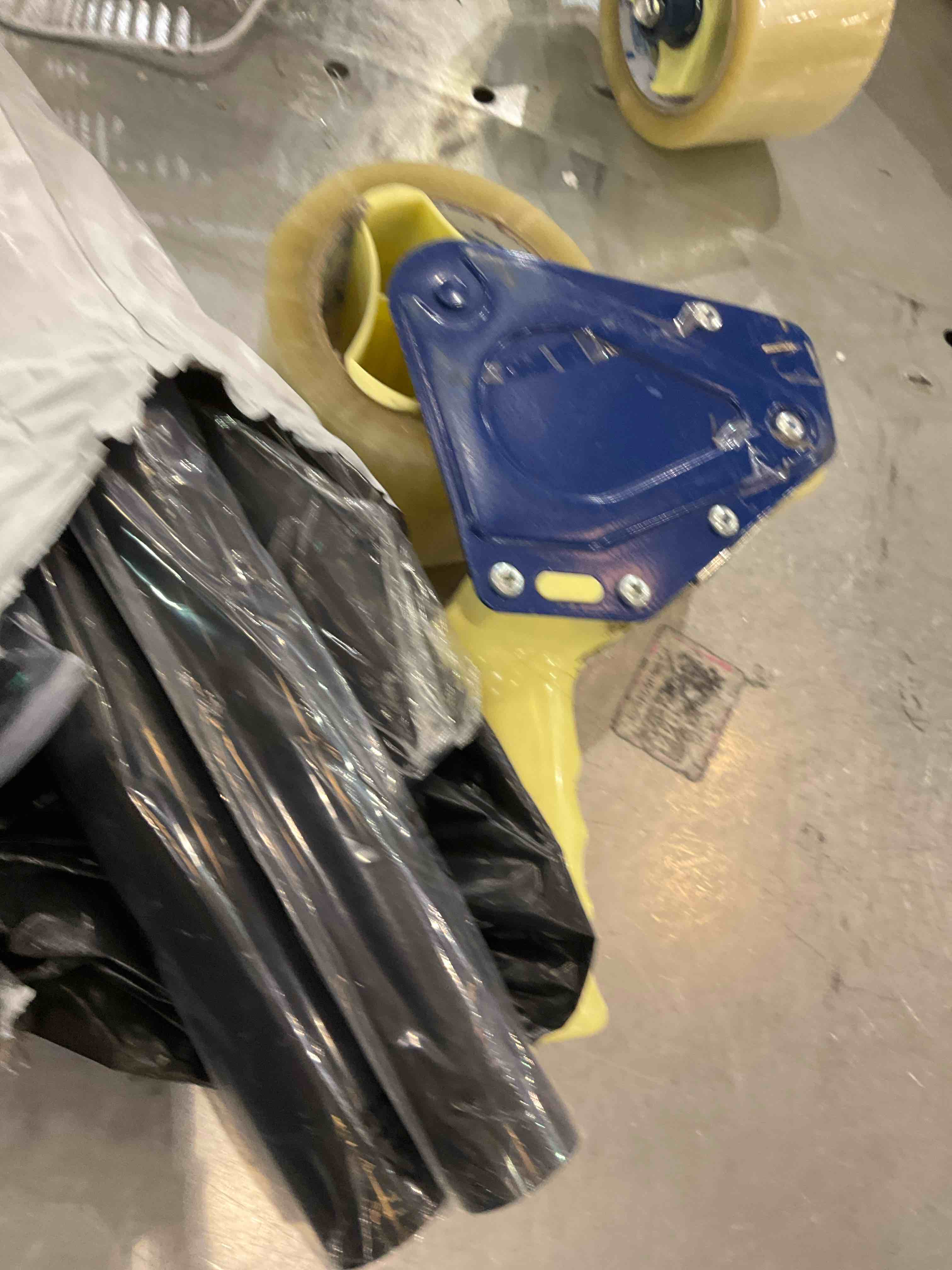 https://s3.amazonaws.com/lotting-images-prod/BargainHunt/EXS01157105_1706801737224.jpeg