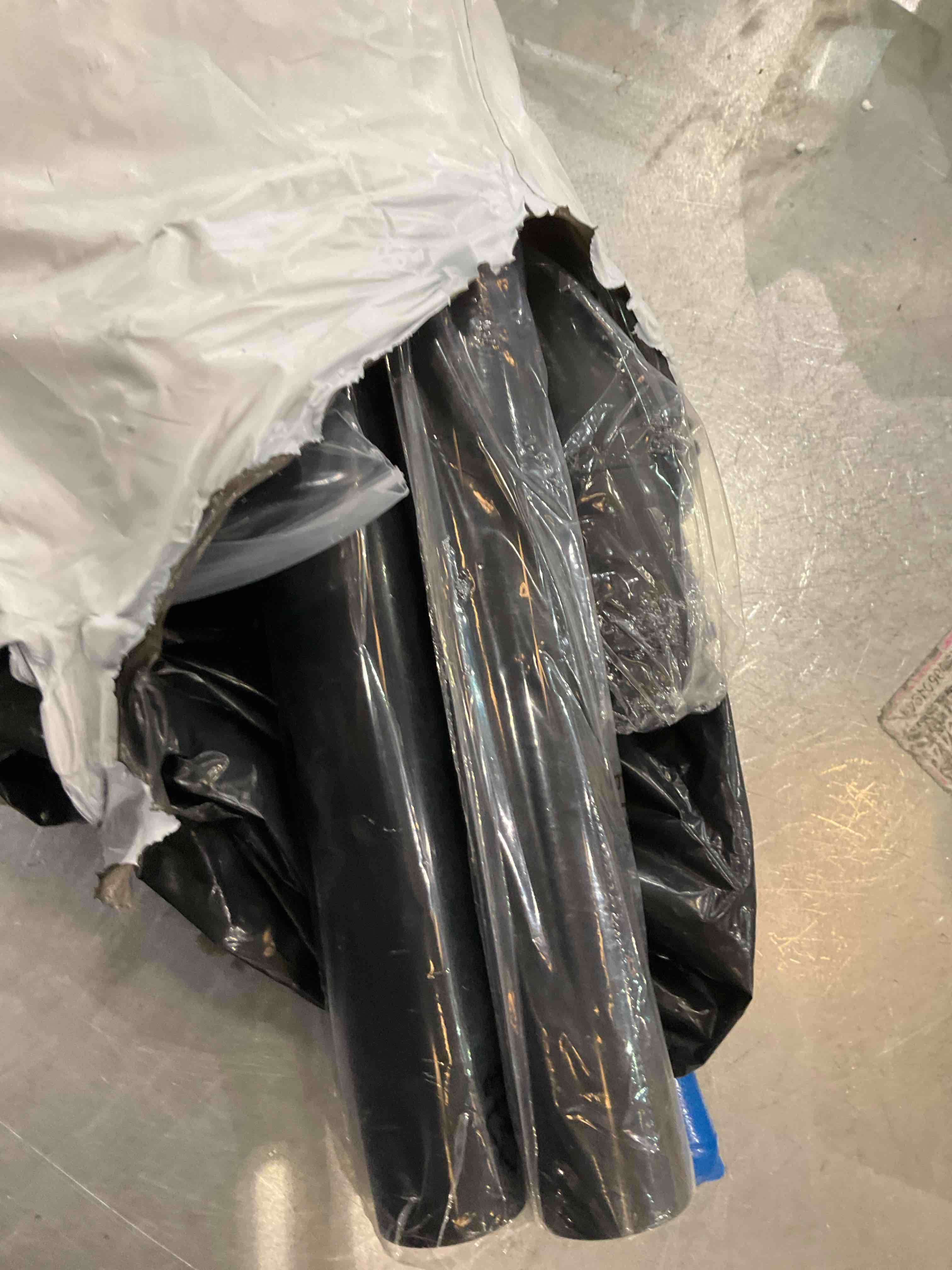 https://s3.amazonaws.com/lotting-images-prod/BargainHunt/EXS01157105_1706801742487.jpeg