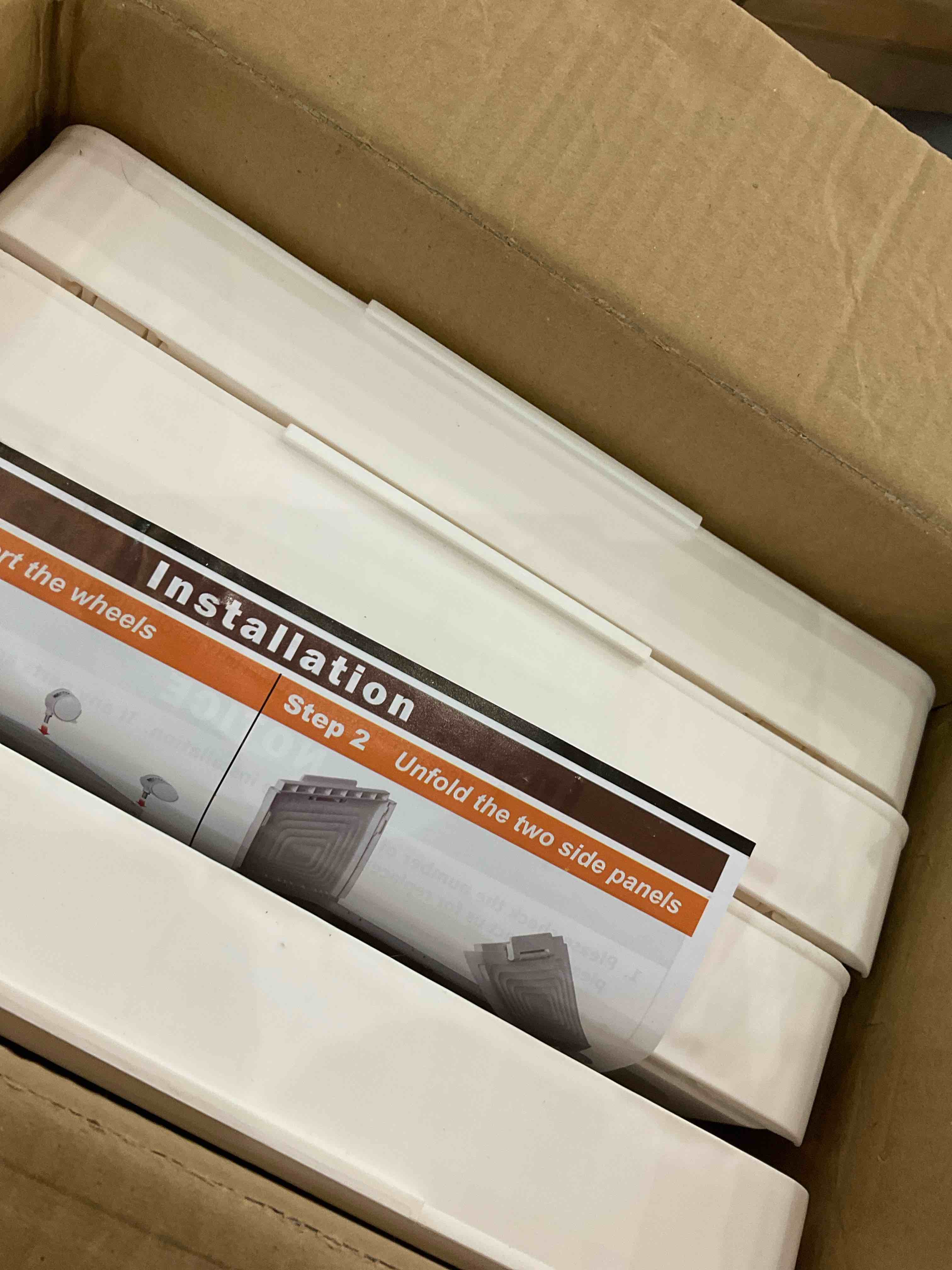 https://s3.amazonaws.com/lotting-images-prod/BargainHunt/EXS01157361_1707150332911.jpeg