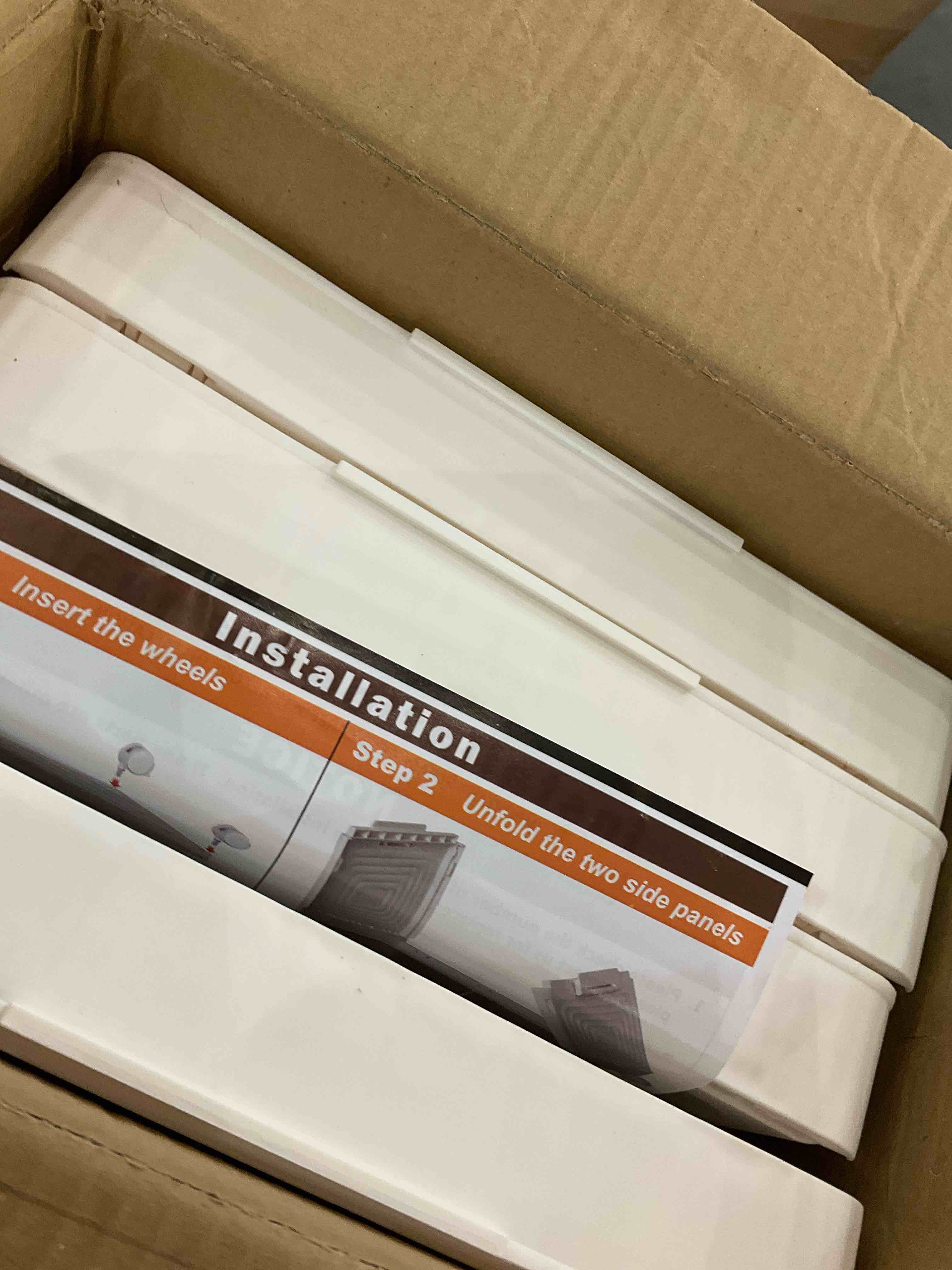https://s3.amazonaws.com/lotting-images-prod/BargainHunt/EXS01157361_1707150333835.jpeg
