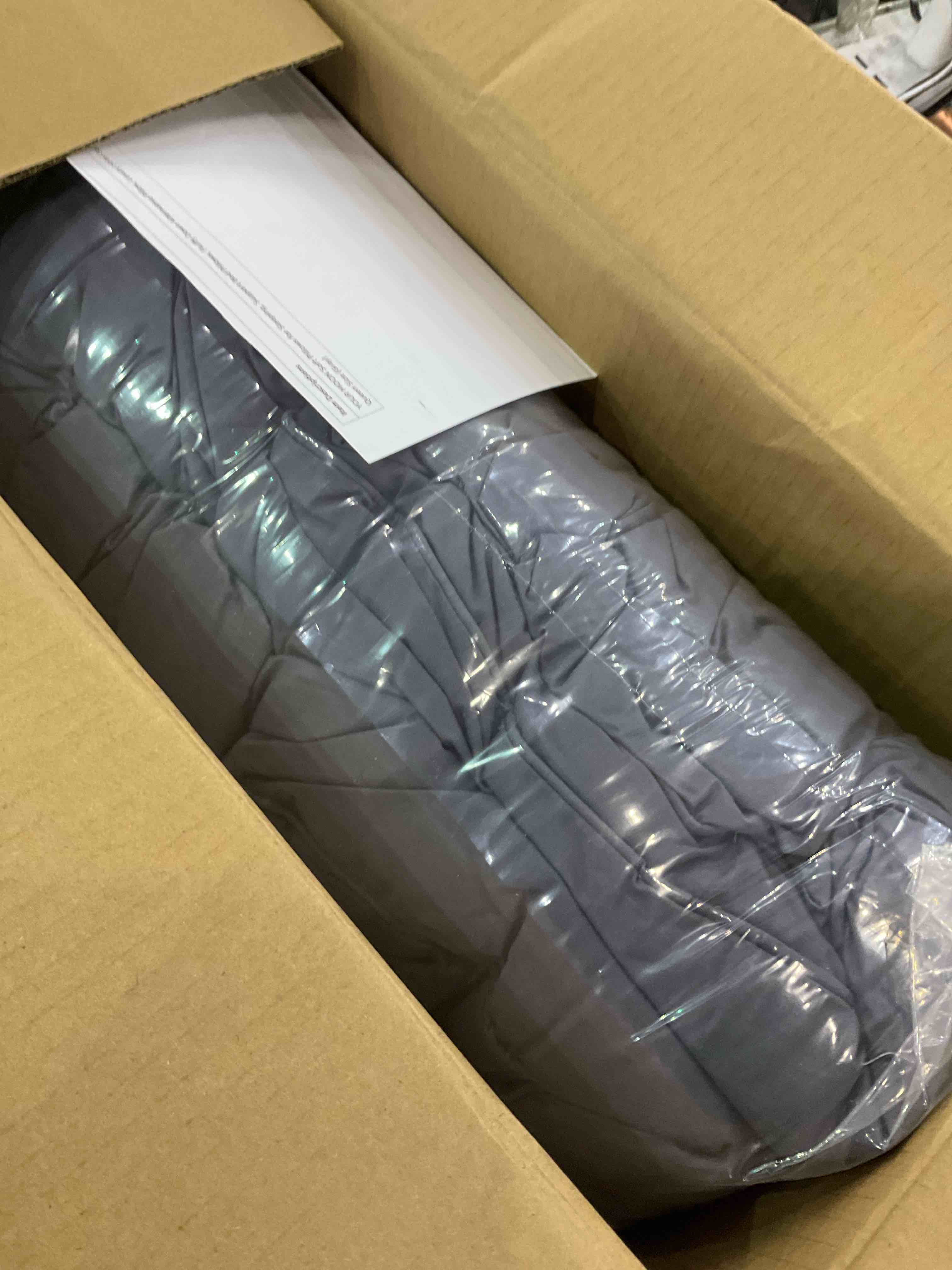 https://s3.amazonaws.com/lotting-images-prod/BargainHunt/EXS01157445_1707222248724.jpeg