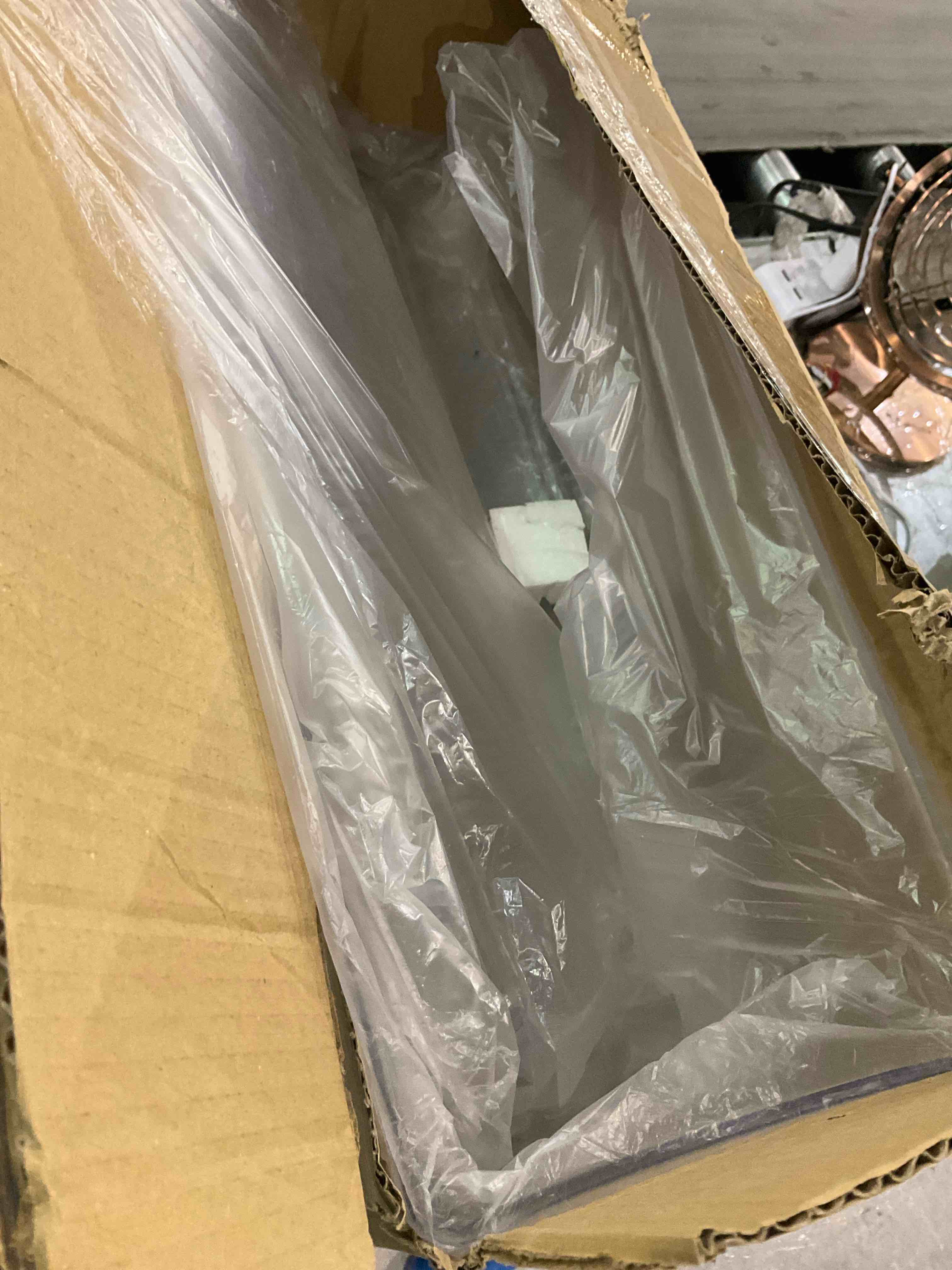 https://s3.amazonaws.com/lotting-images-prod/BargainHunt/EXS01157447_1707222427042.jpeg