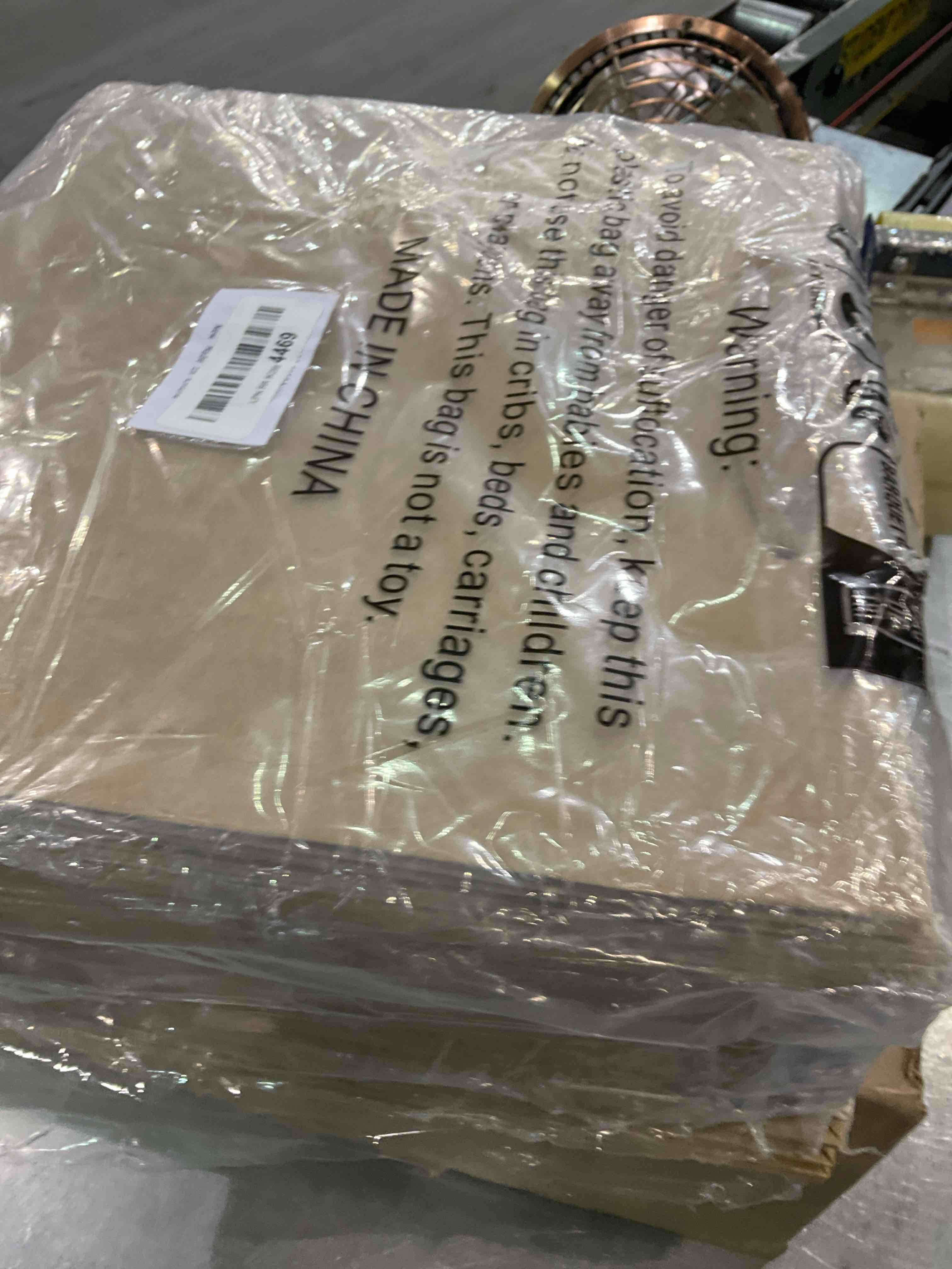 https://s3.amazonaws.com/lotting-images-prod/BargainHunt/EXS01157452_1707222939336.jpeg