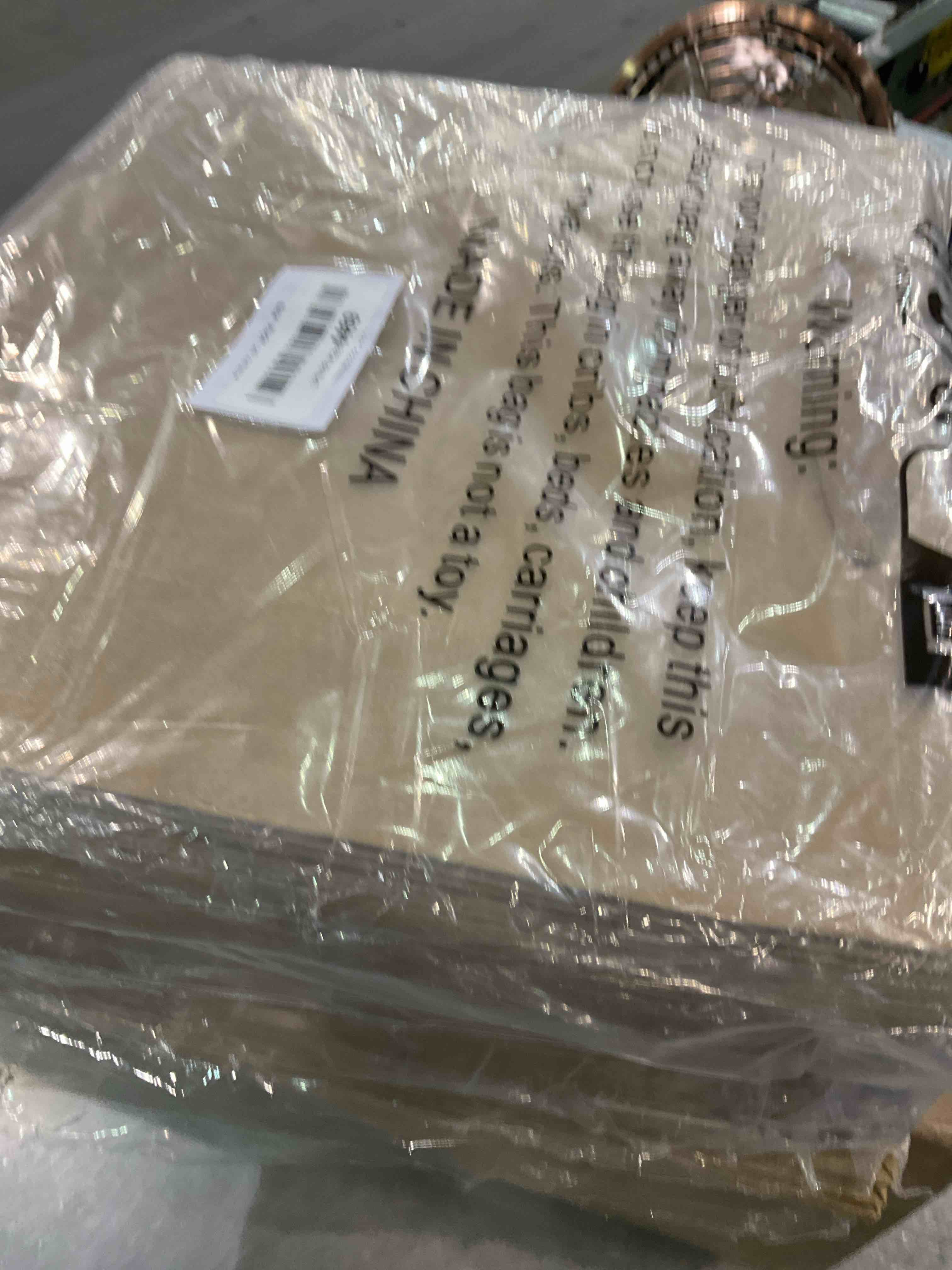 https://s3.amazonaws.com/lotting-images-prod/BargainHunt/EXS01157452_1707222940221.jpeg