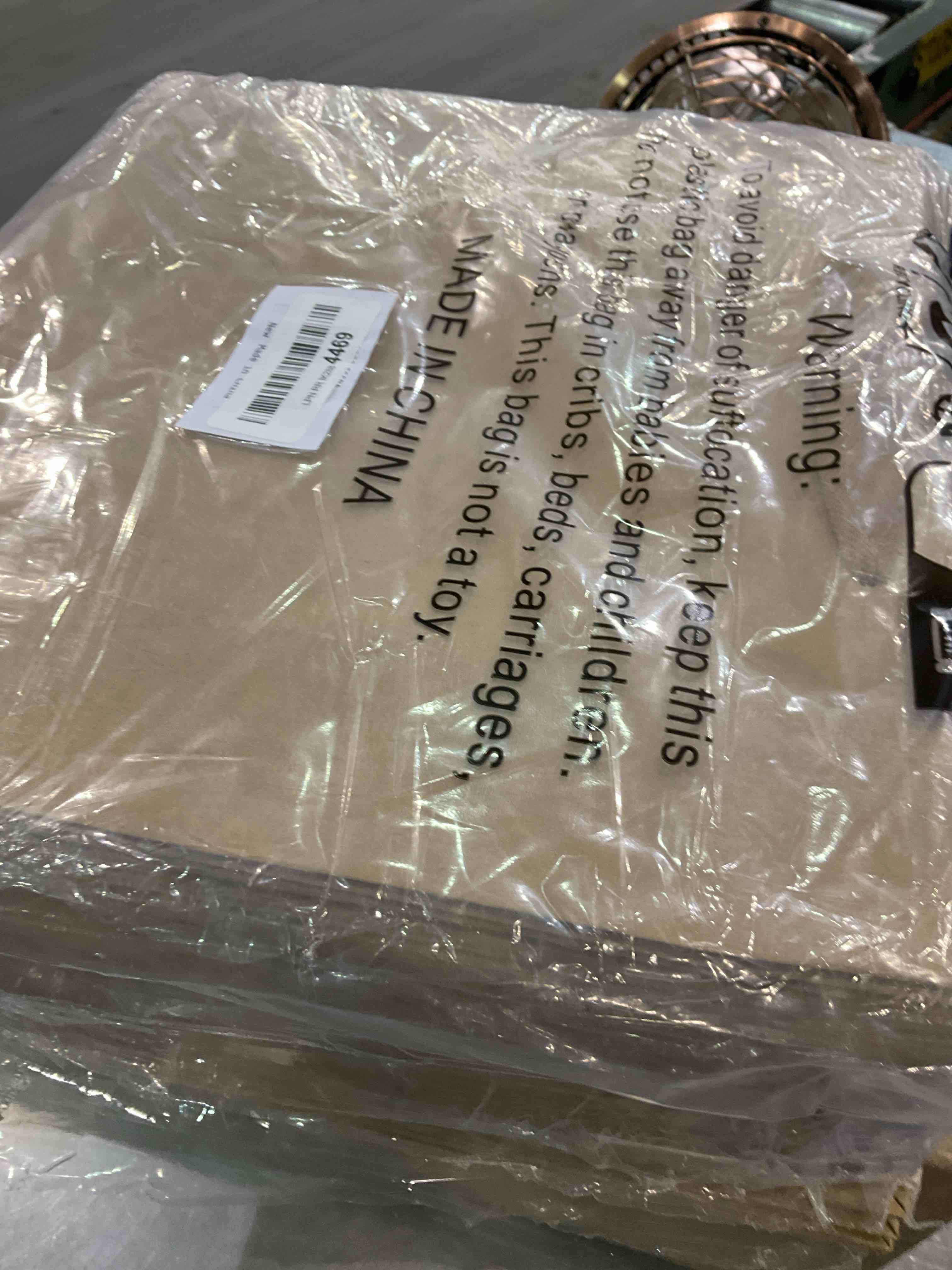 https://s3.amazonaws.com/lotting-images-prod/BargainHunt/EXS01157452_1707222941058.jpeg