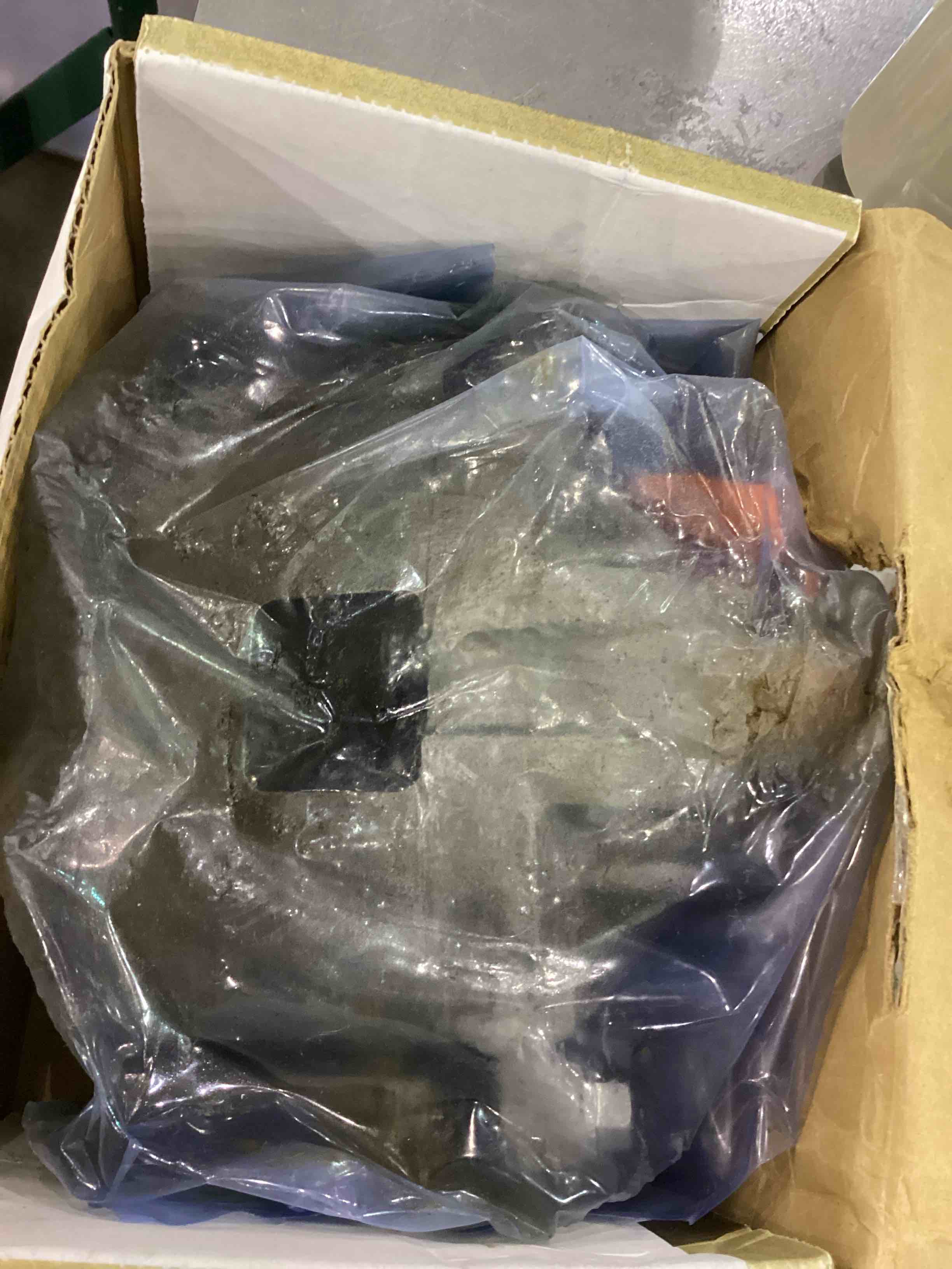 https://s3.amazonaws.com/lotting-images-prod/BargainHunt/EXS01159045_1706706202303.jpeg