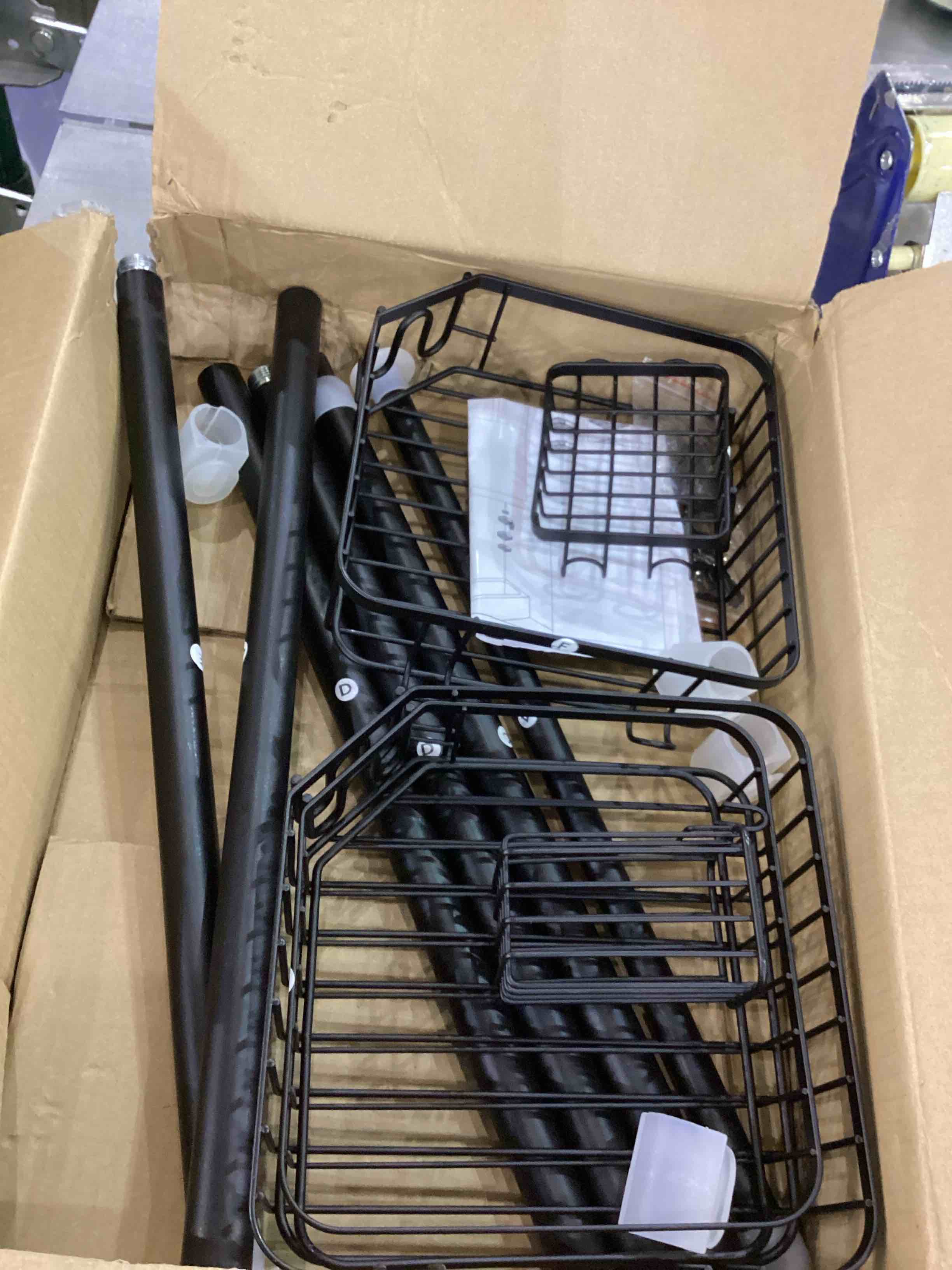 https://s3.amazonaws.com/lotting-images-prod/BargainHunt/EXS01159062_1706708656477.jpeg