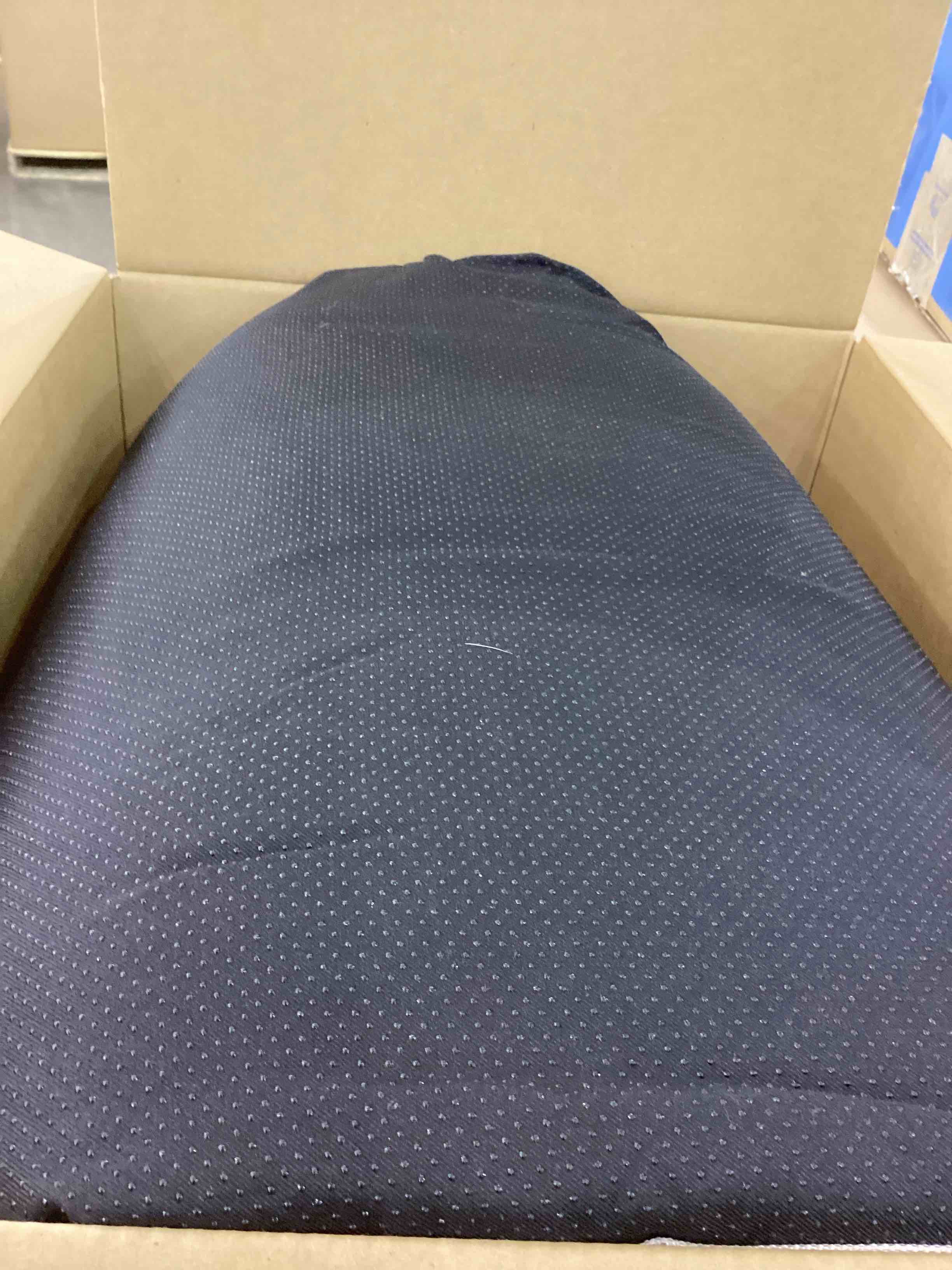 https://s3.amazonaws.com/lotting-images-prod/BargainHunt/EXS01159266_1706815615952.jpeg