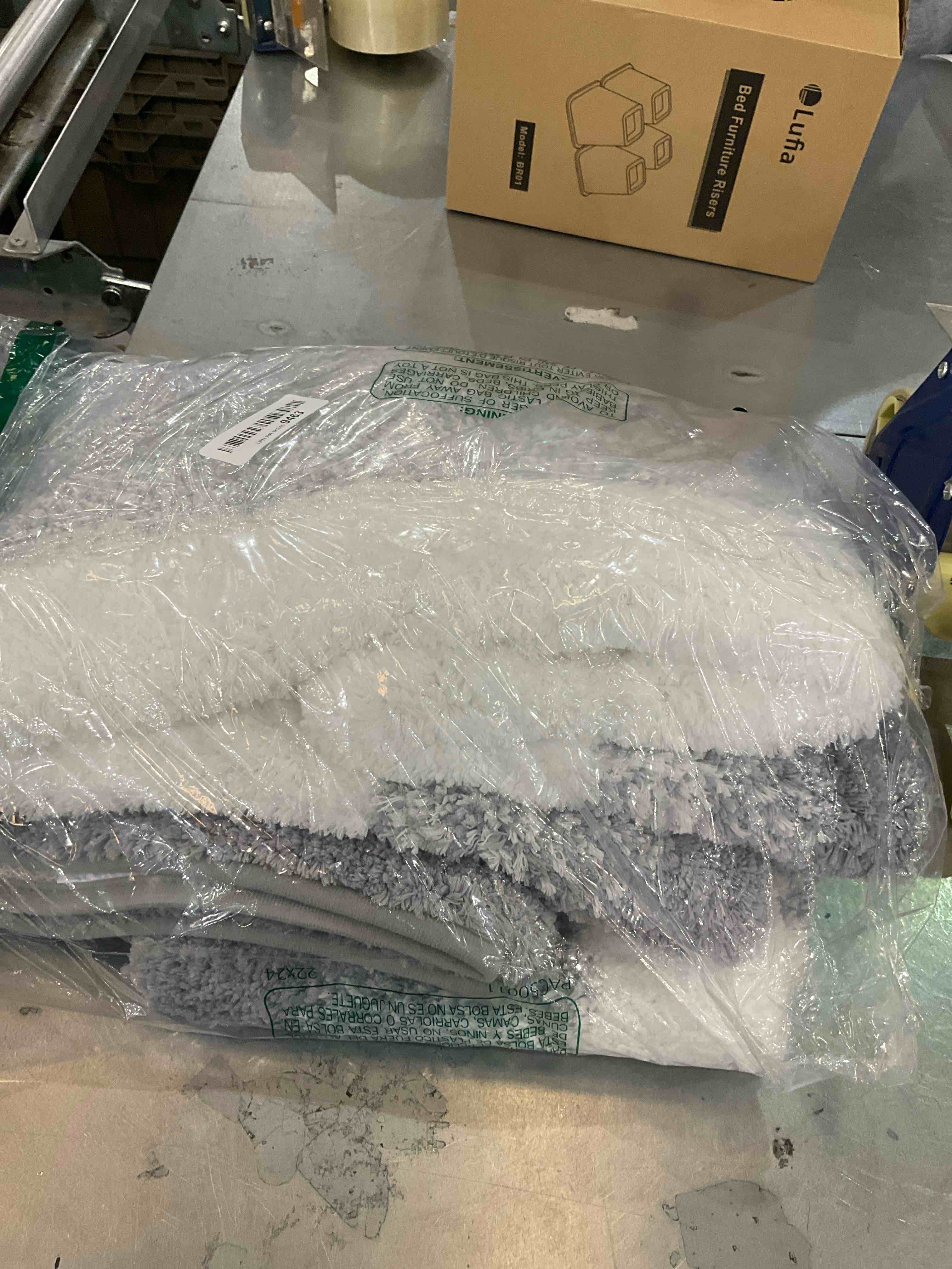 https://s3.amazonaws.com/lotting-images-prod/BargainHunt/EXS01159381_1707150183117.jpeg