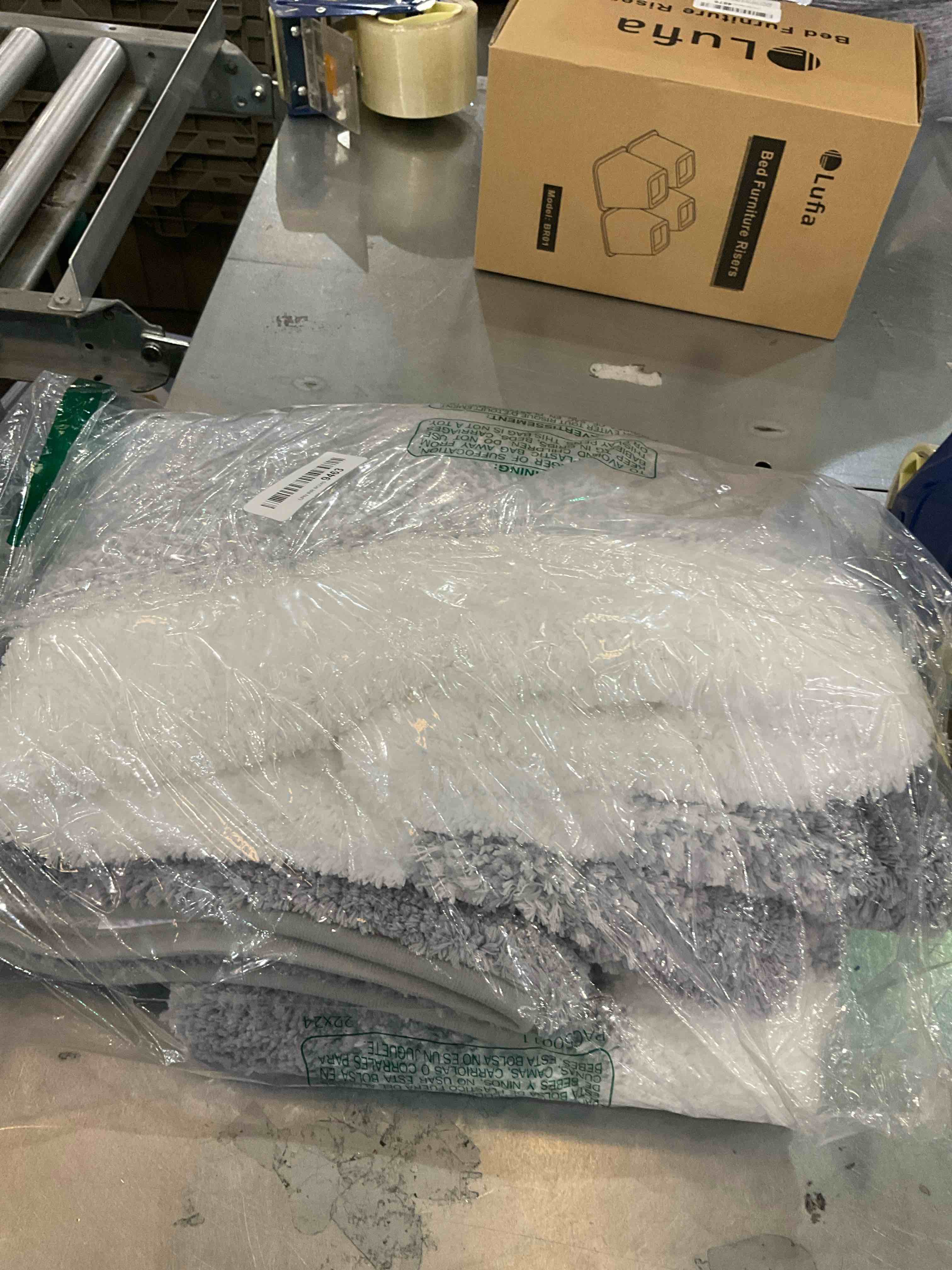 https://s3.amazonaws.com/lotting-images-prod/BargainHunt/EXS01159381_1707150183958.jpeg