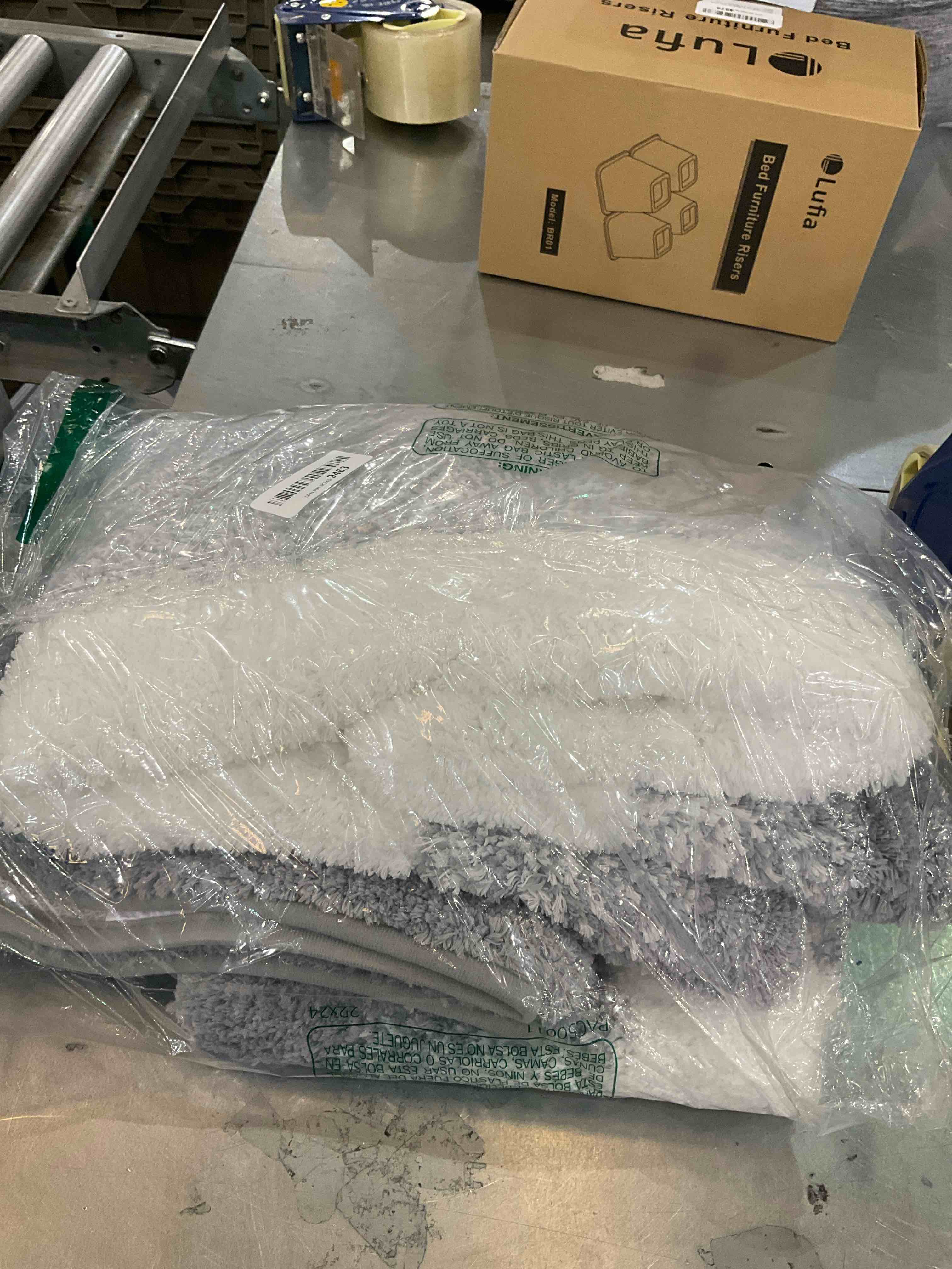 https://s3.amazonaws.com/lotting-images-prod/BargainHunt/EXS01159381_1707150184924.jpeg