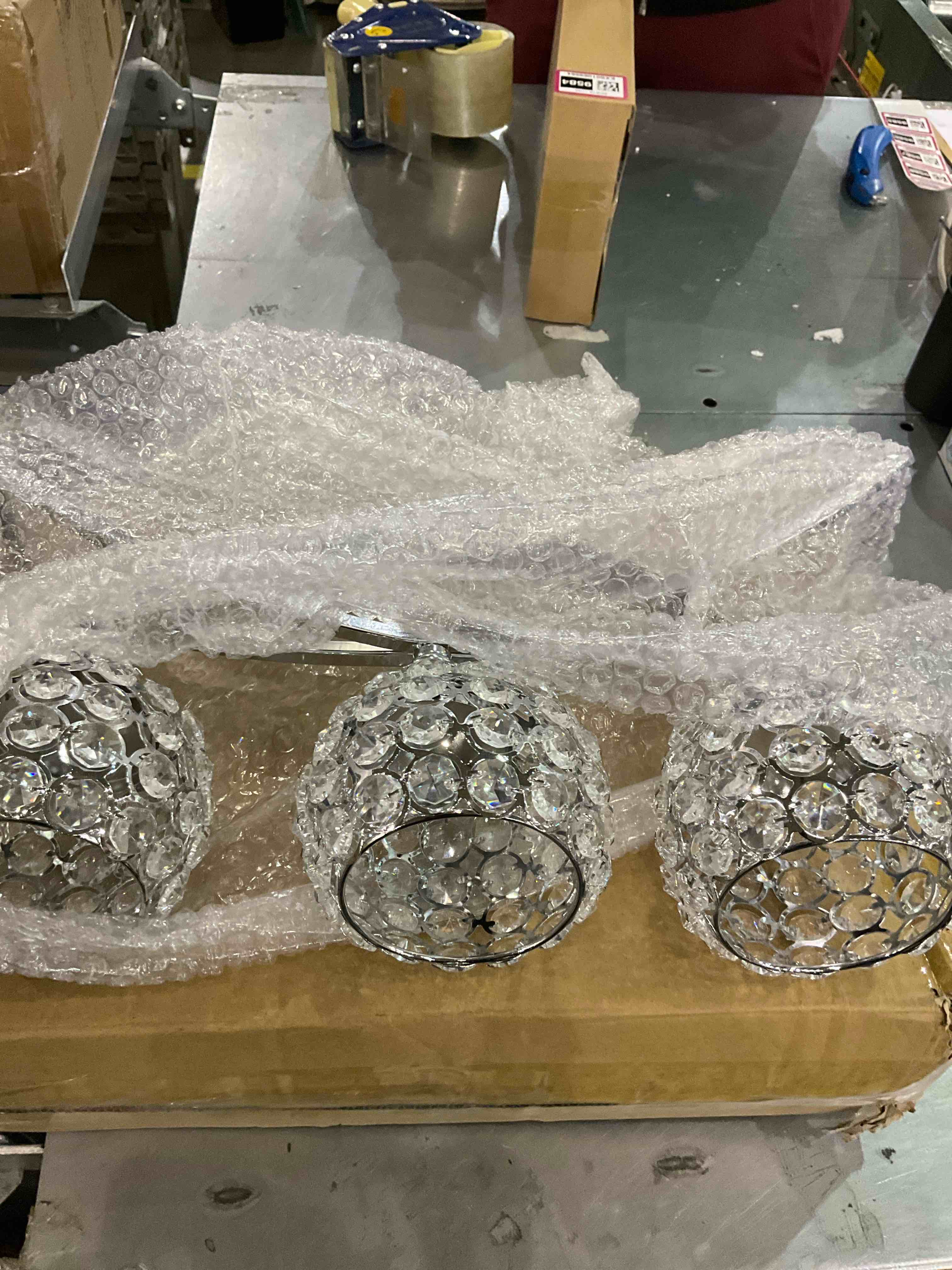 https://s3.amazonaws.com/lotting-images-prod/BargainHunt/EXS01159458_1707222197797.jpeg