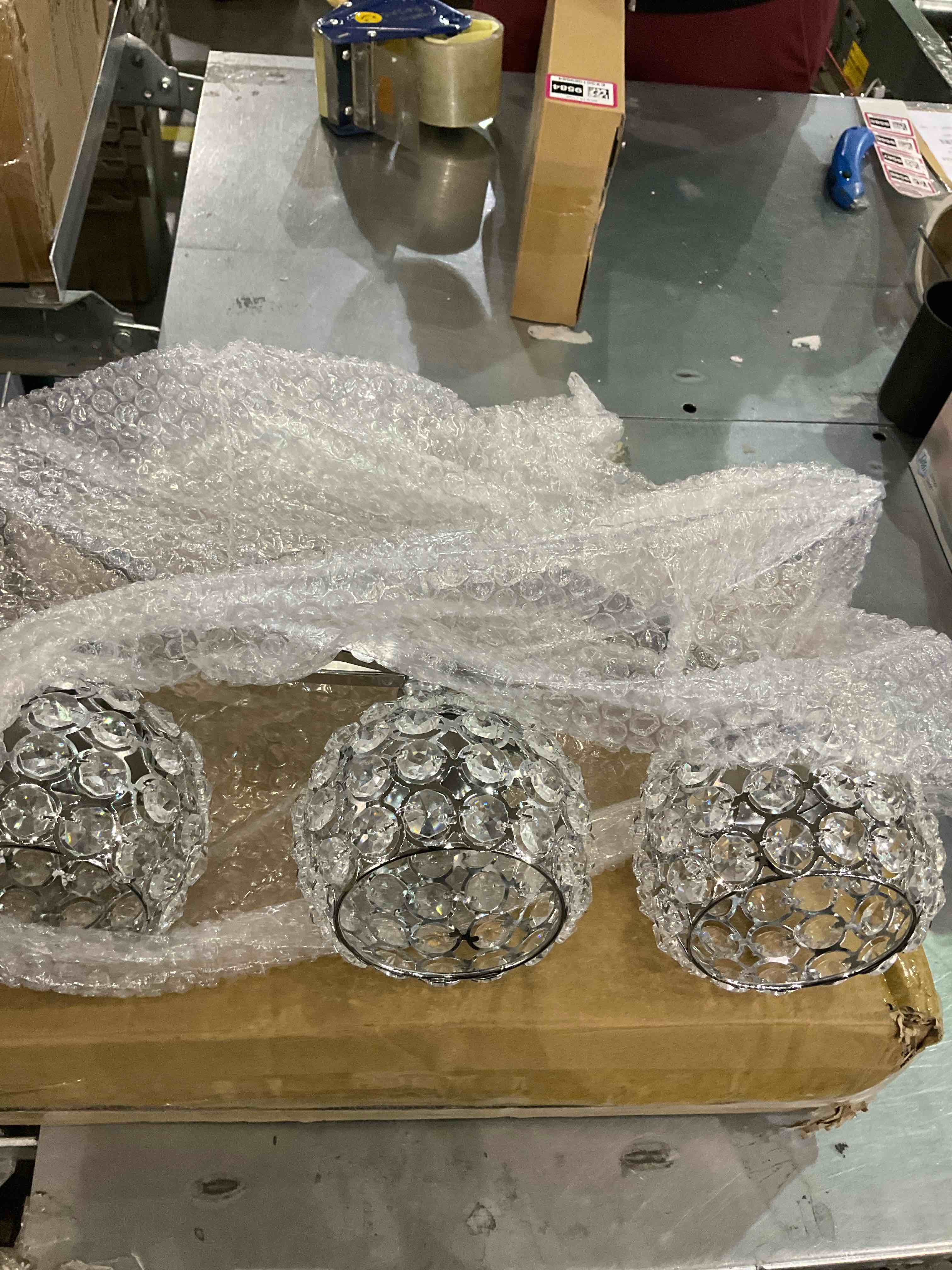 https://s3.amazonaws.com/lotting-images-prod/BargainHunt/EXS01159458_1707222201840.jpeg