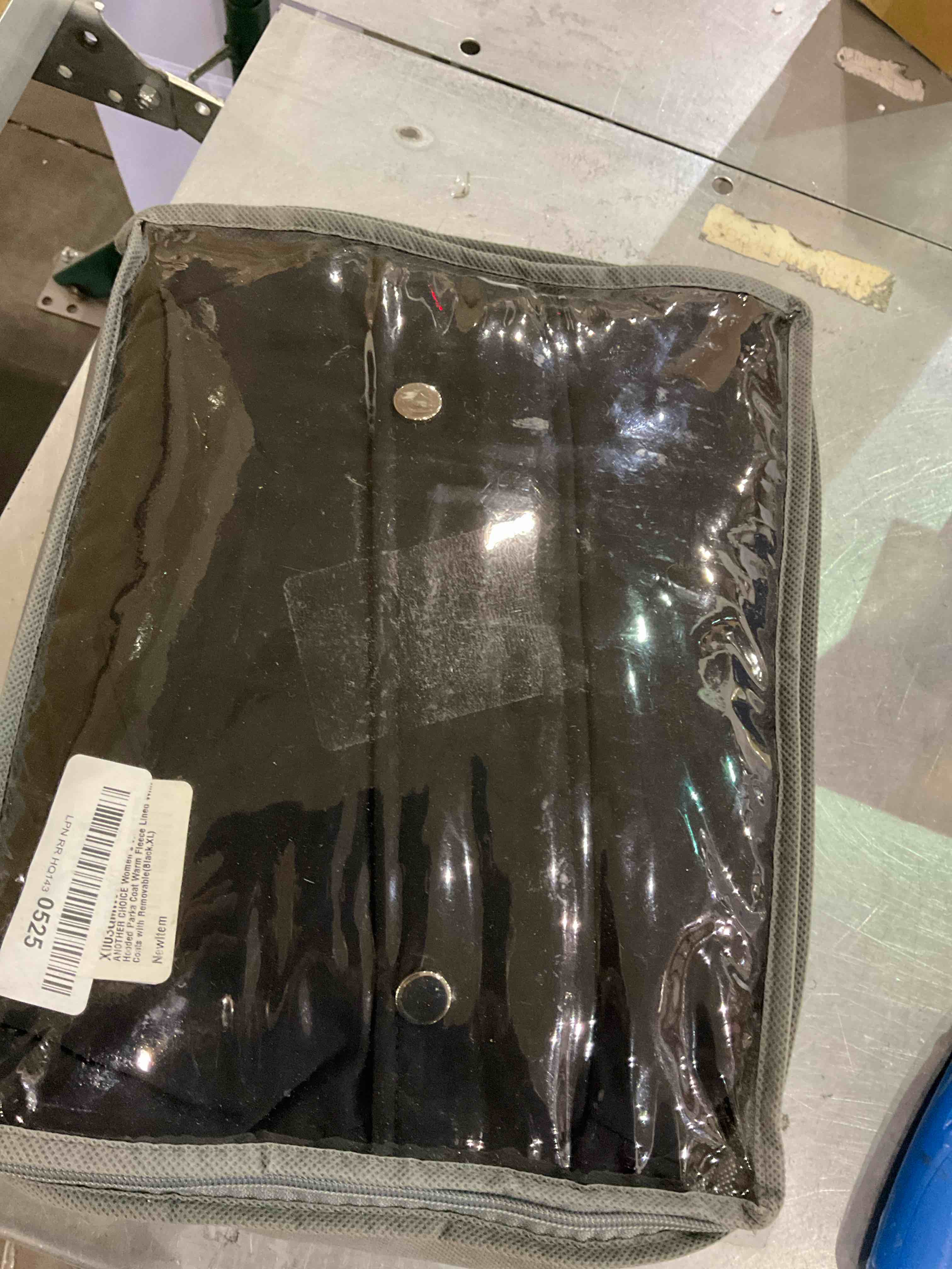 https://s3.amazonaws.com/lotting-images-prod/BargainHunt/EXS01159462_1707222666231.jpeg