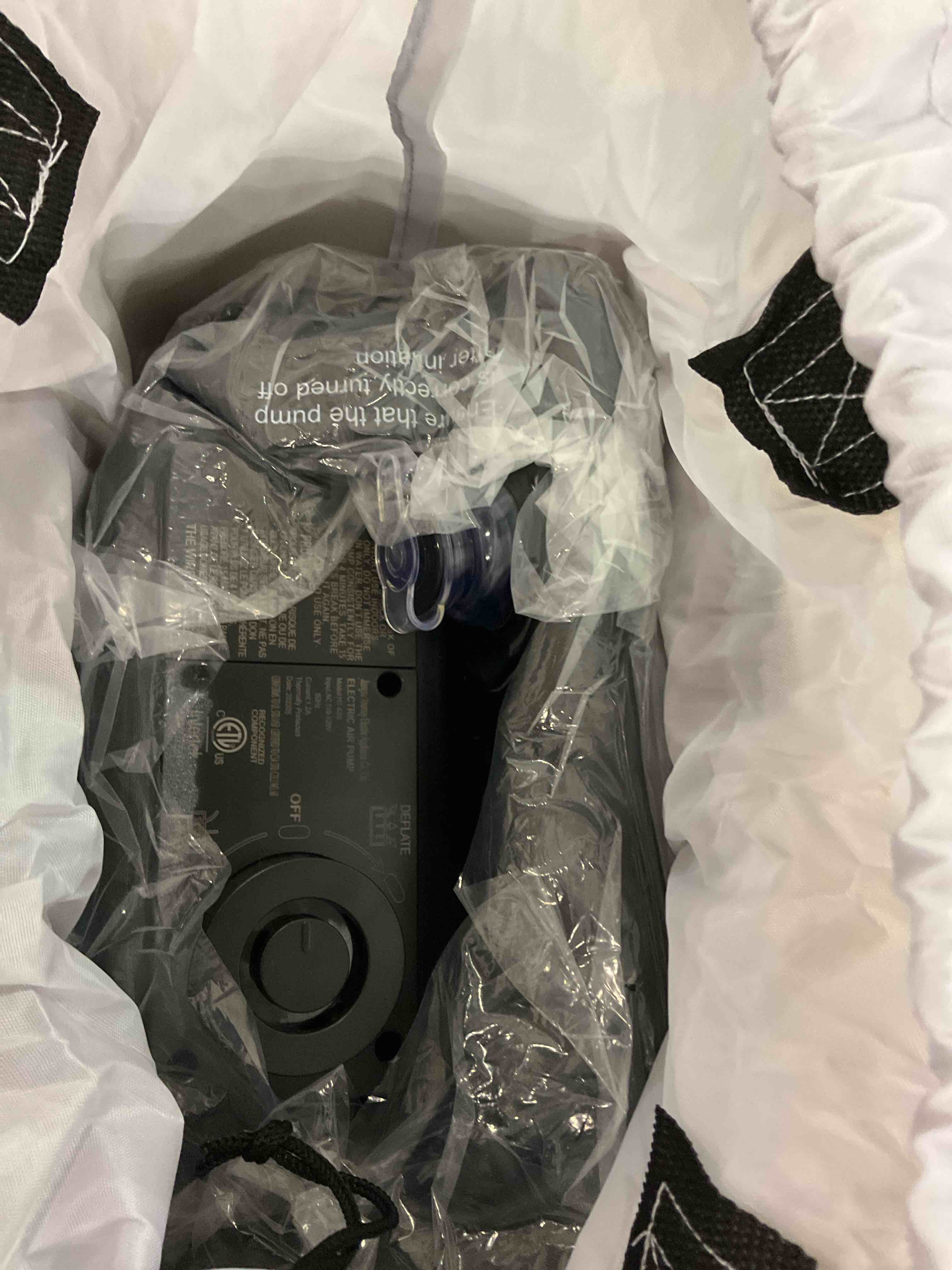 https://s3.amazonaws.com/lotting-images-prod/BargainHunt/EXS01159482_1707225040750.jpeg