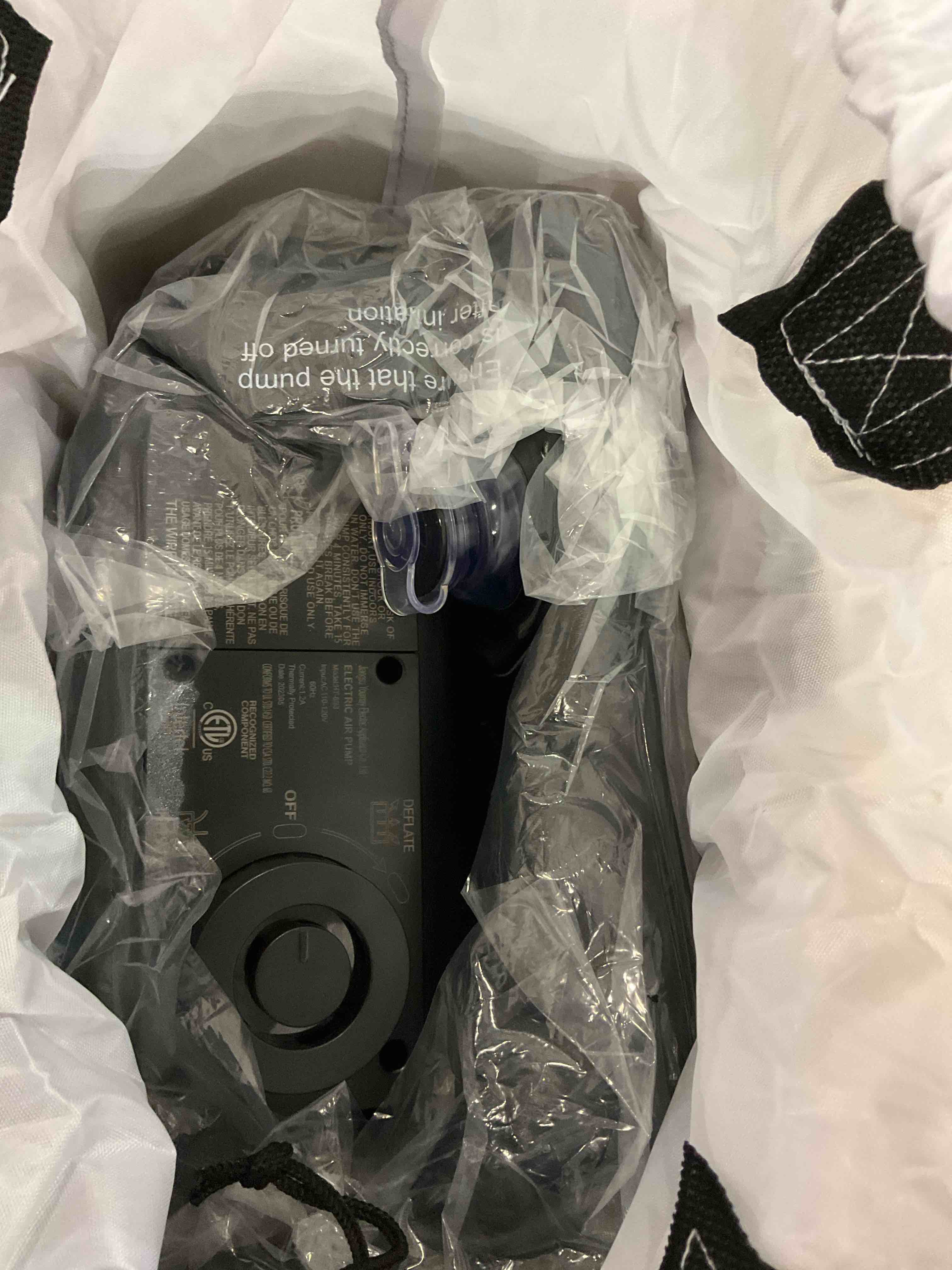 https://s3.amazonaws.com/lotting-images-prod/BargainHunt/EXS01159482_1707225045291.jpeg