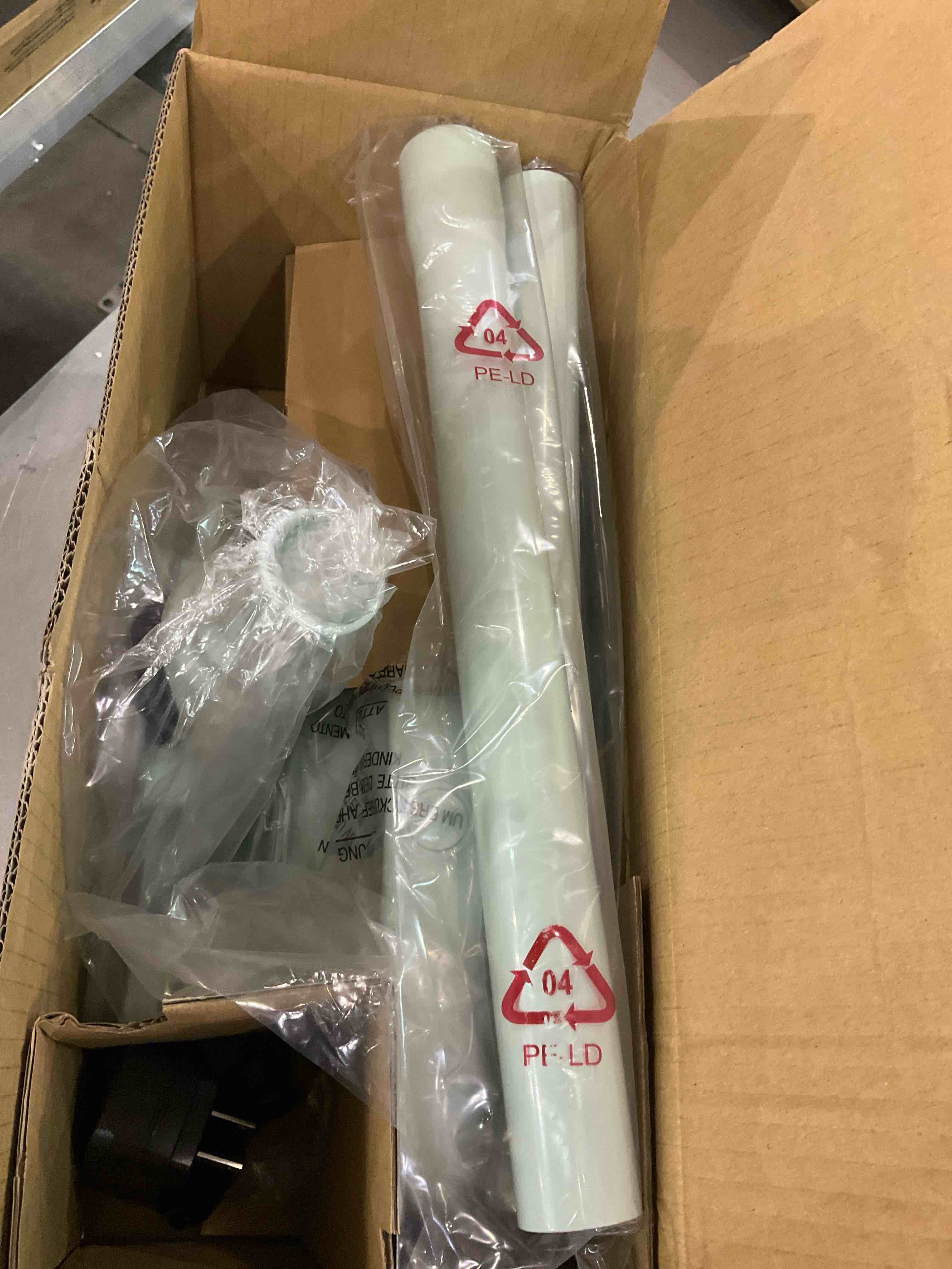 https://s3.amazonaws.com/lotting-images-prod/BargainHunt/EXS01159491_1707226403260.jpeg