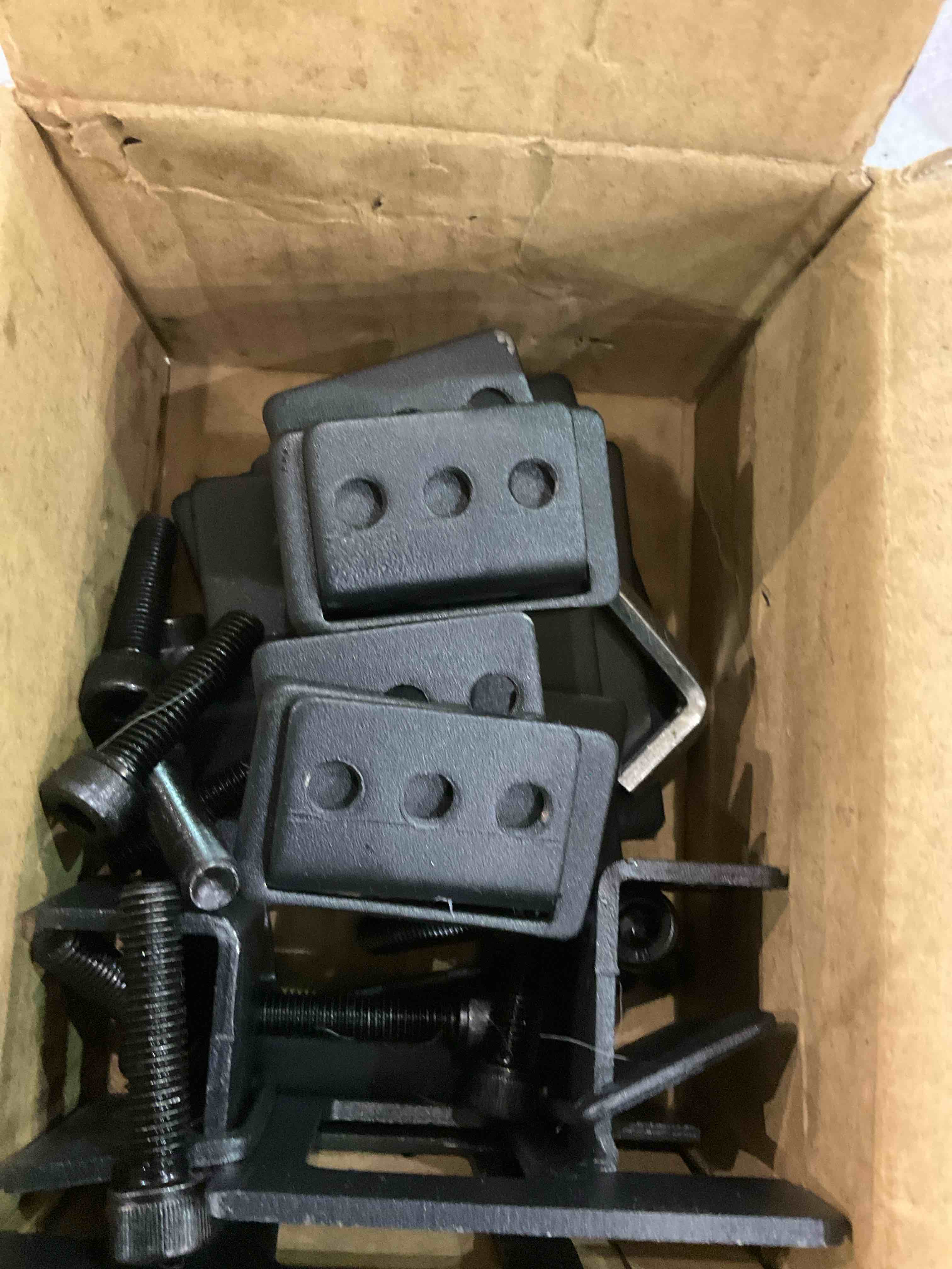 https://s3.amazonaws.com/lotting-images-prod/BargainHunt/EXS01159496_1707227104237.jpeg