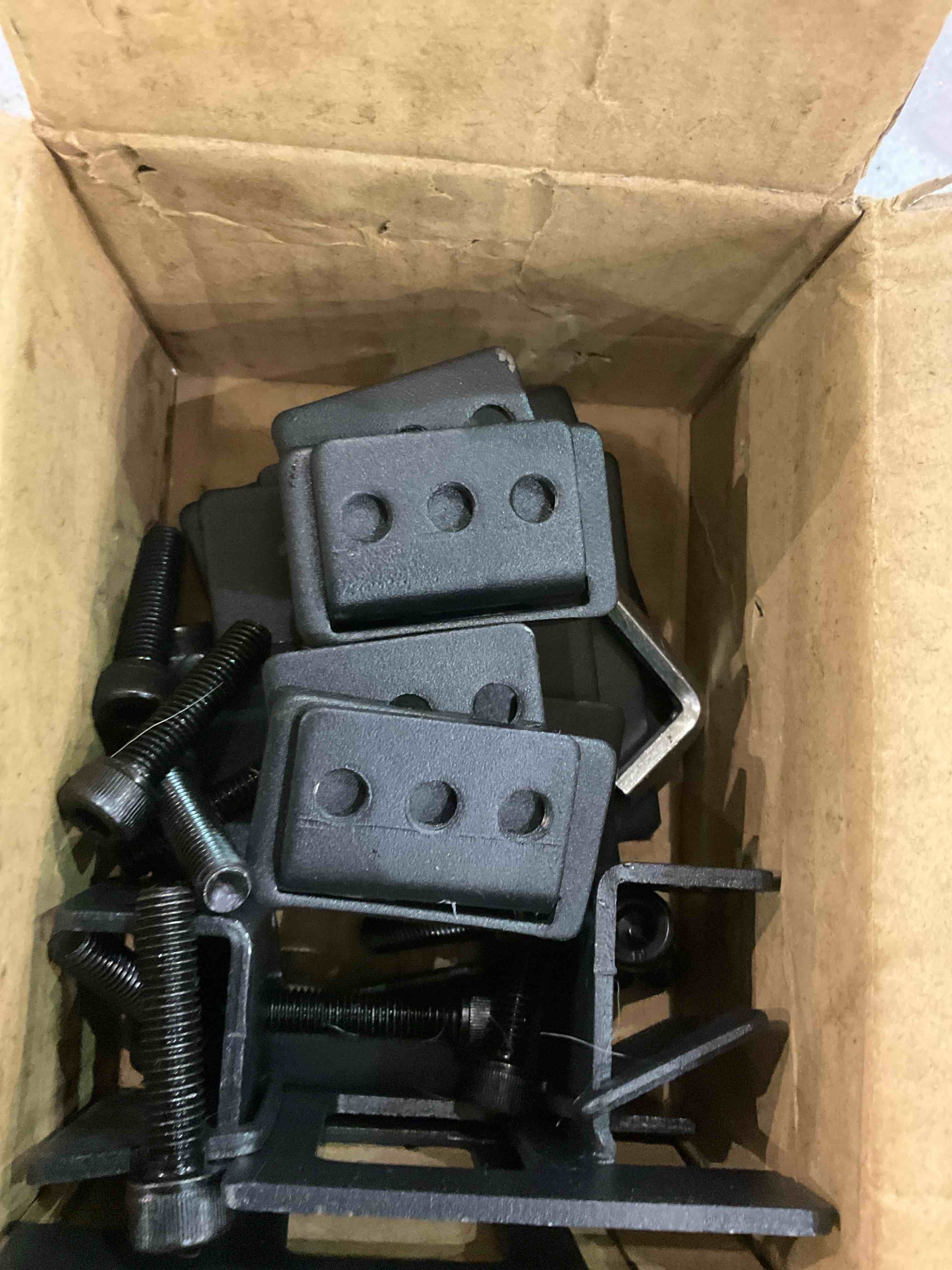 https://s3.amazonaws.com/lotting-images-prod/BargainHunt/EXS01159496_1707227106225.jpeg