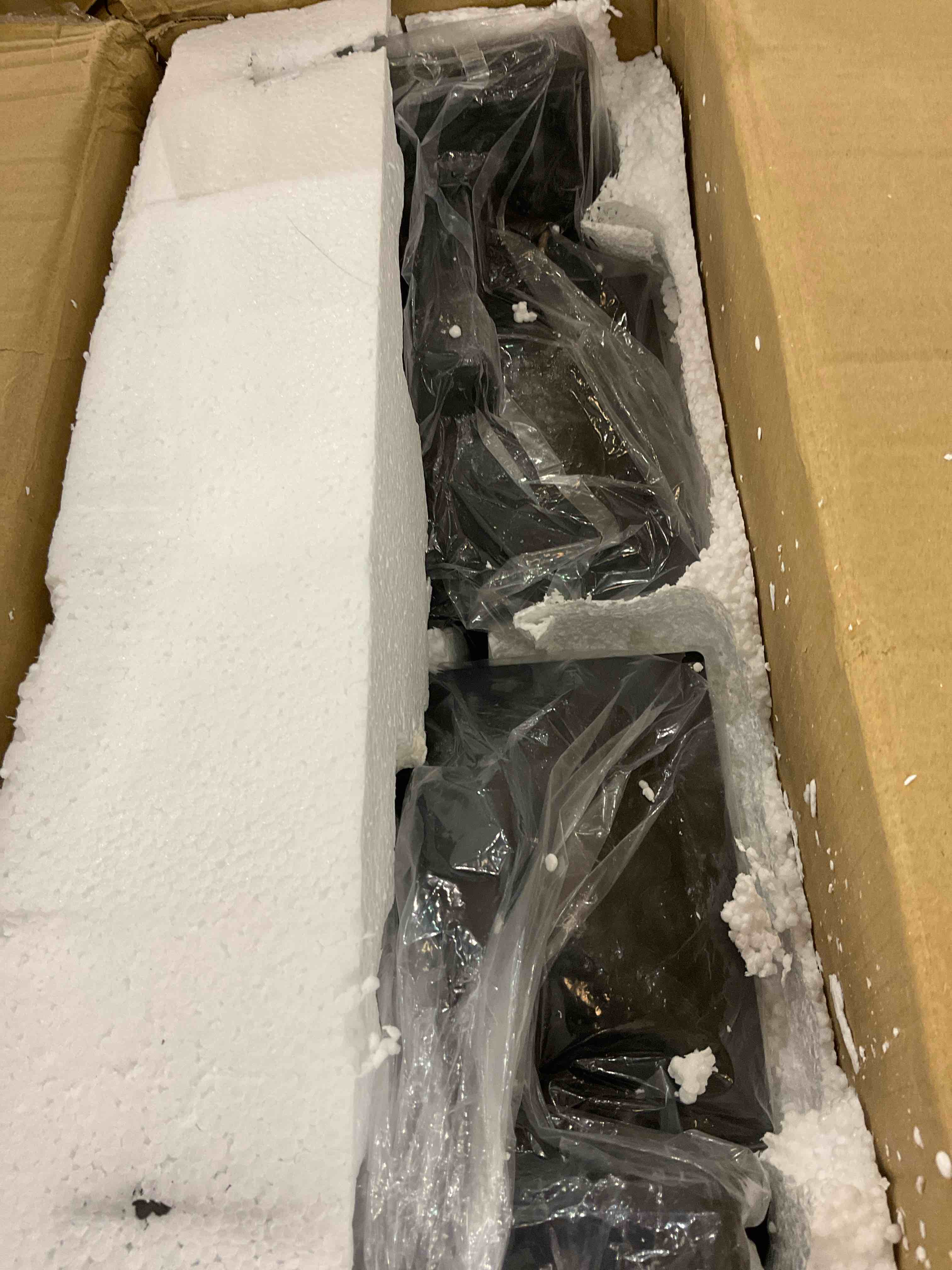 https://s3.amazonaws.com/lotting-images-prod/BargainHunt/EXS01162236_1706890233888.jpeg