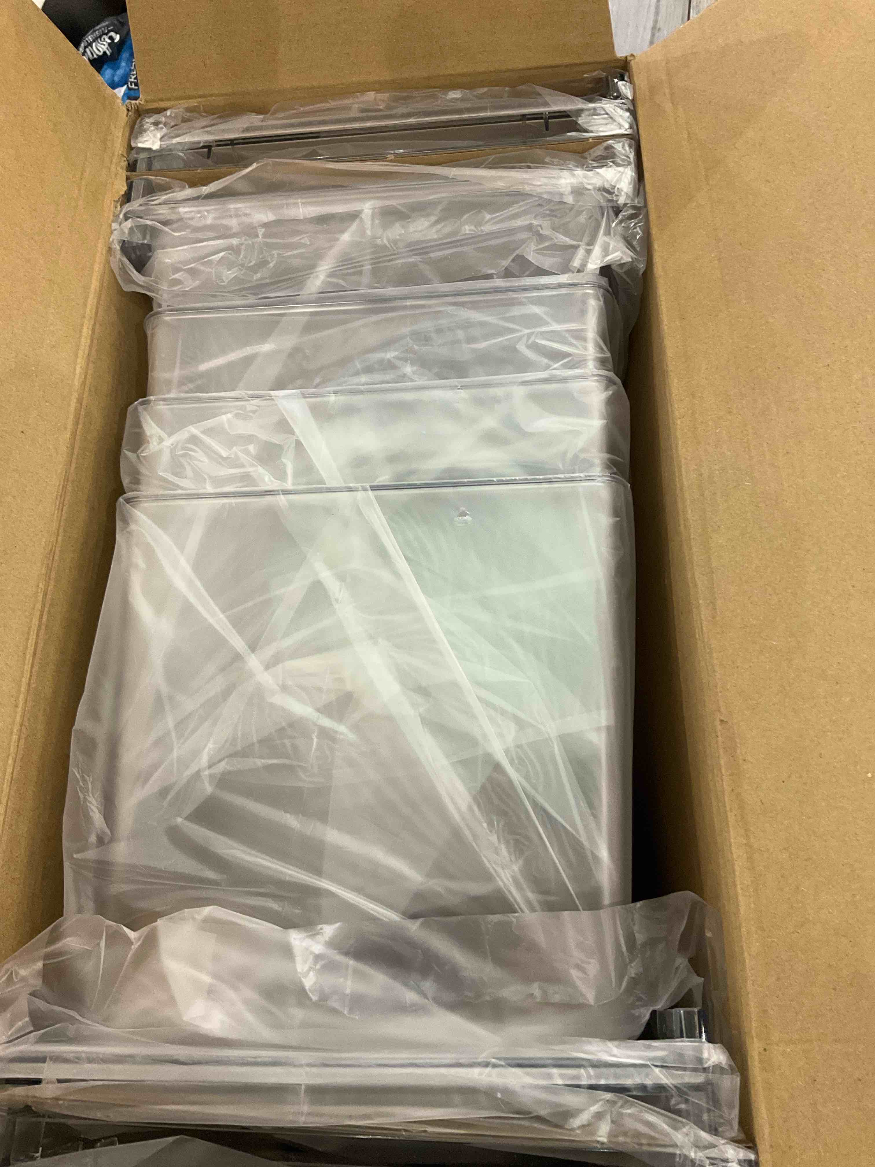 https://s3.amazonaws.com/lotting-images-prod/BargainHunt/EXS01162437_1707760569640.jpeg