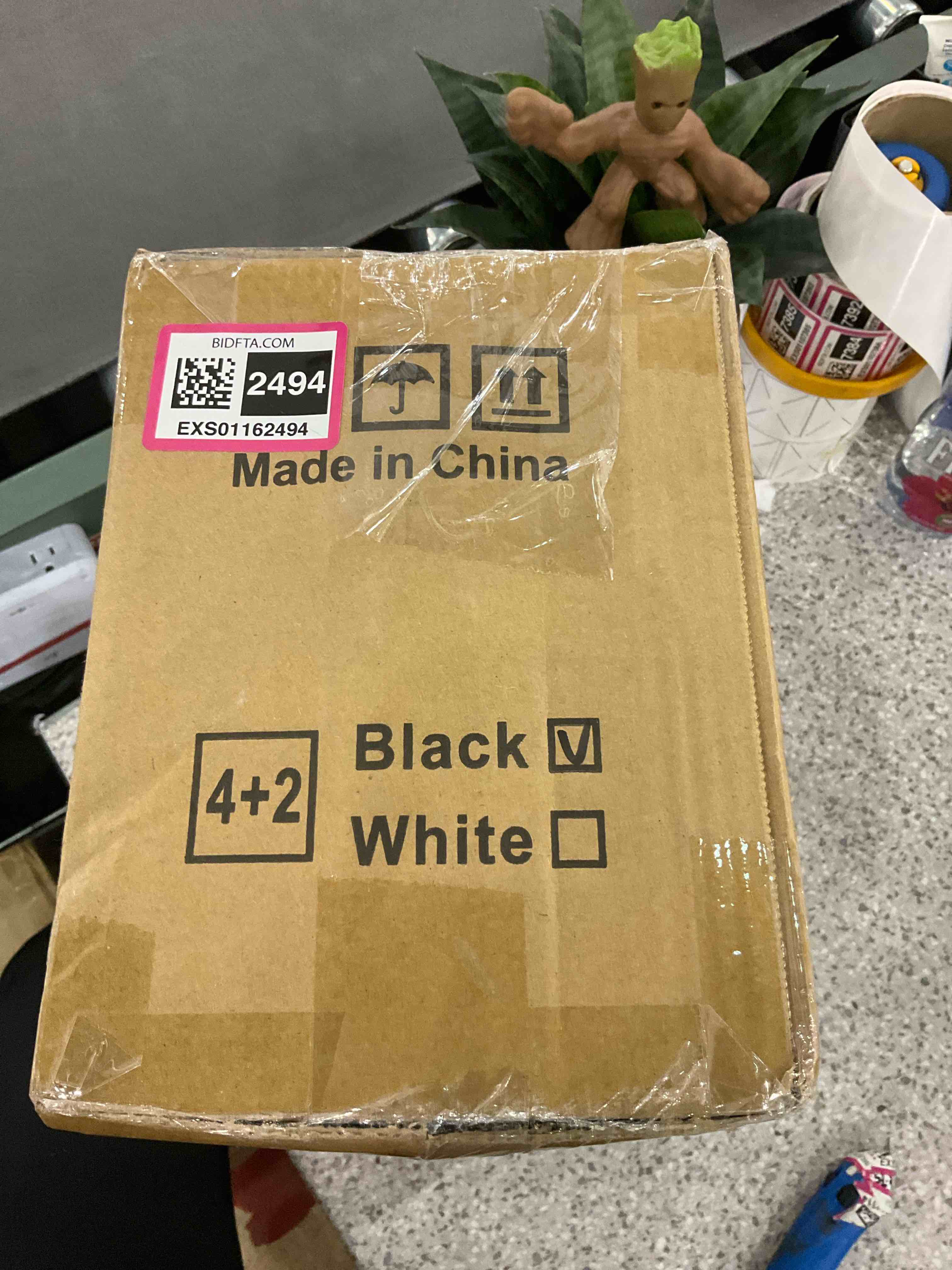 https://s3.amazonaws.com/lotting-images-prod/BargainHunt/EXS01162493_1707830235541.jpeg