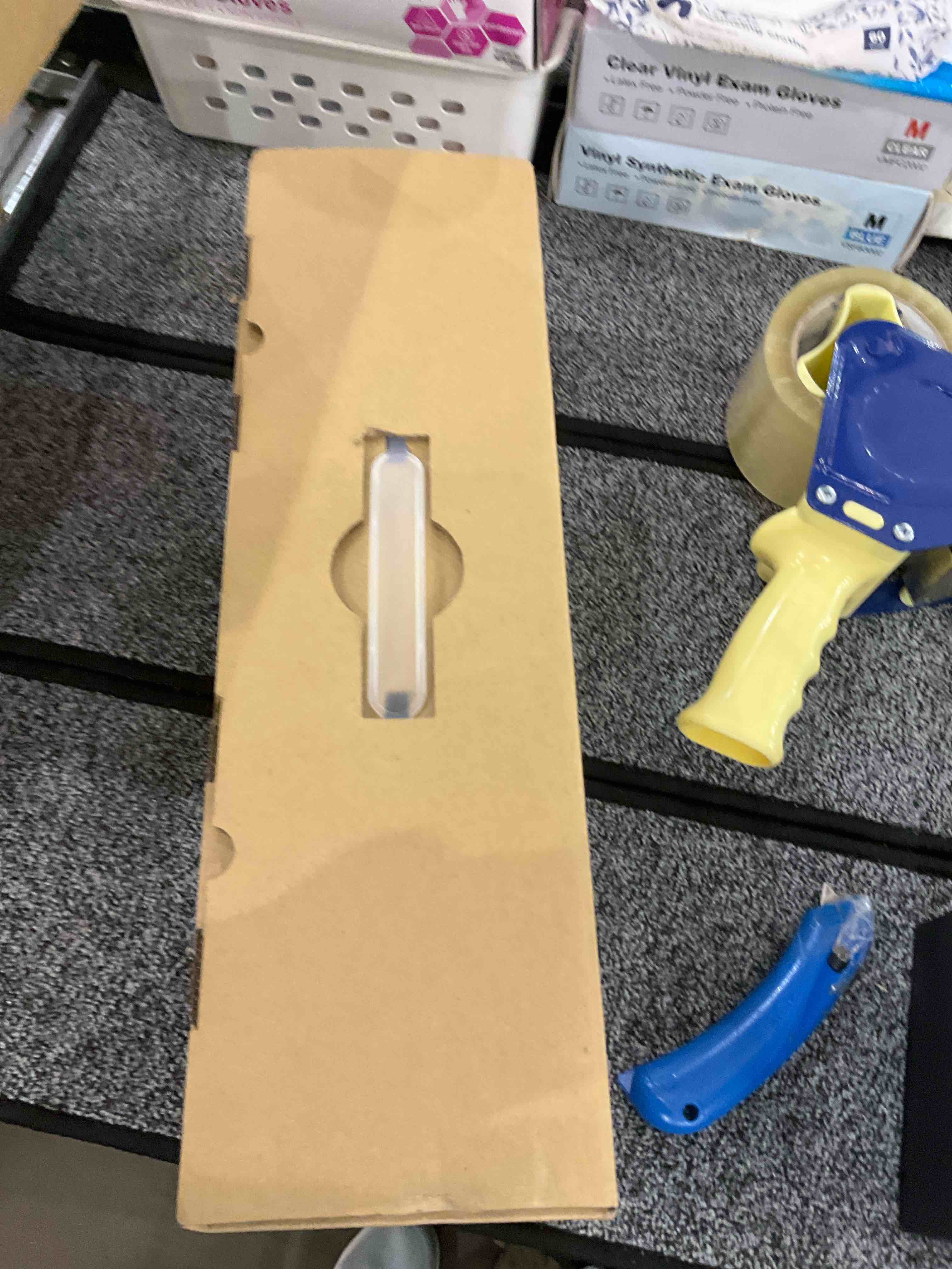 https://s3.amazonaws.com/lotting-images-prod/BargainHunt/EXS01162674_1706552390512.jpeg