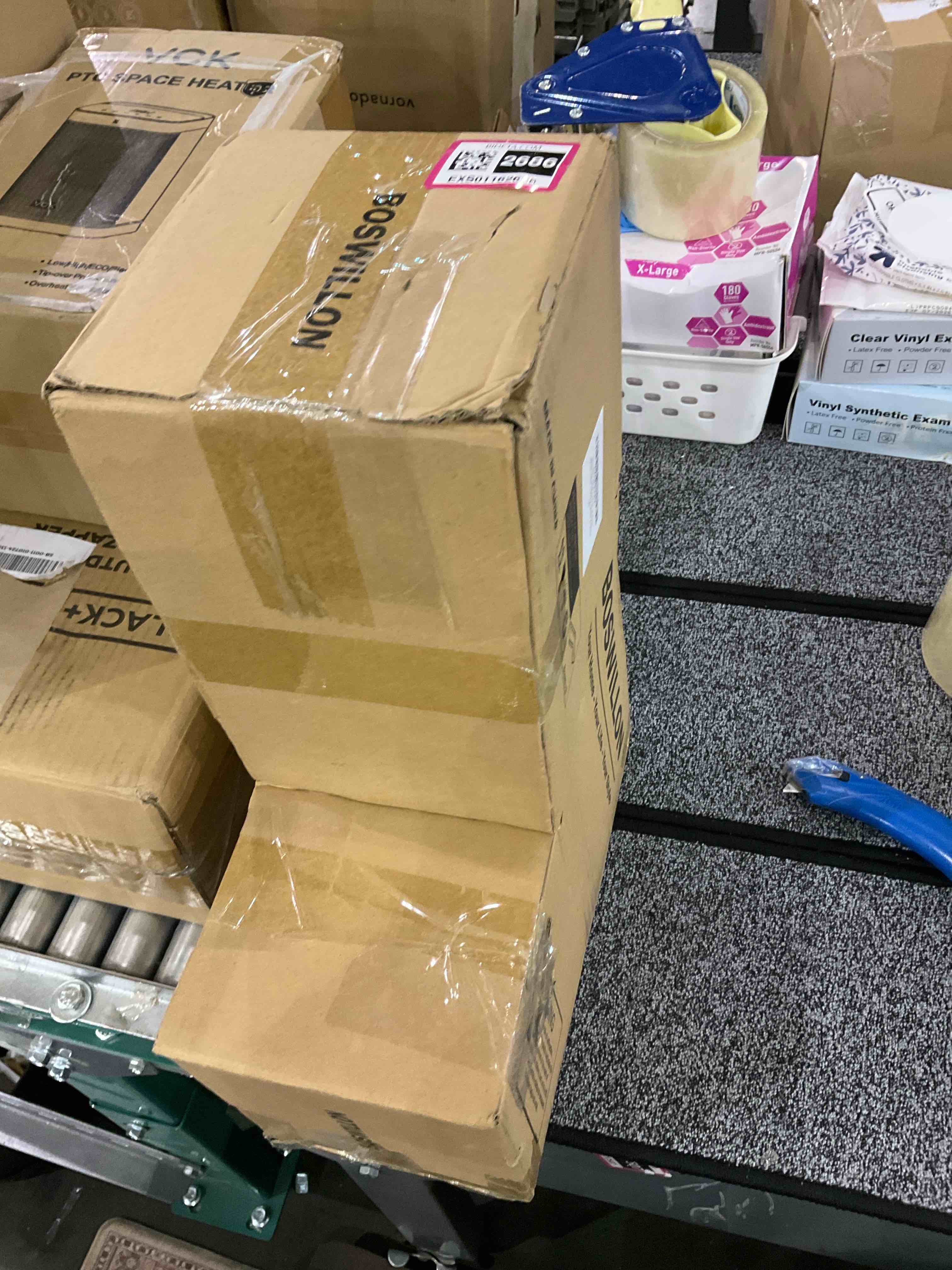 https://s3.amazonaws.com/lotting-images-prod/BargainHunt/EXS01162686_1706616955253.jpeg