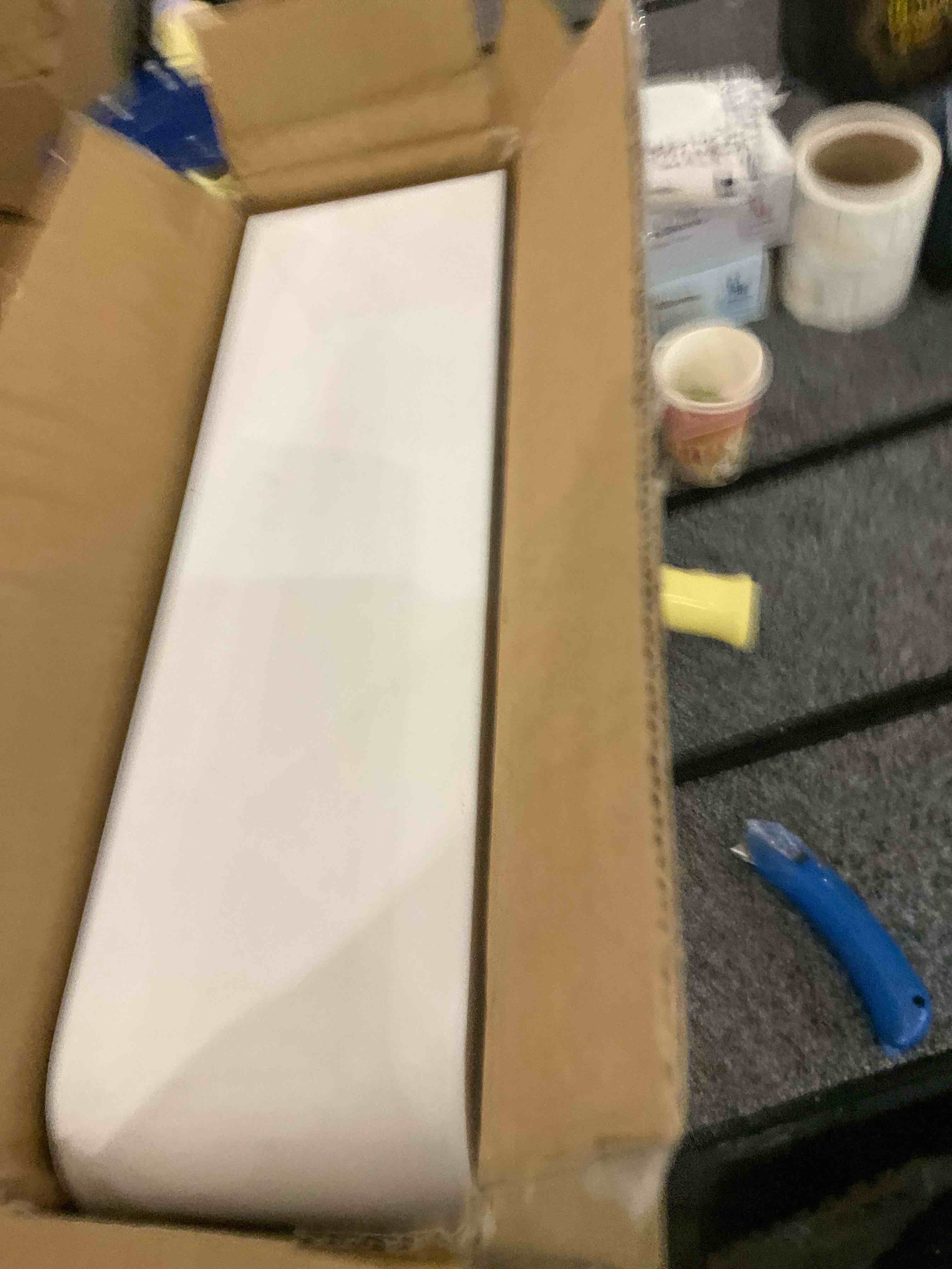 https://s3.amazonaws.com/lotting-images-prod/BargainHunt/EXS01162748_1706627523981.jpeg