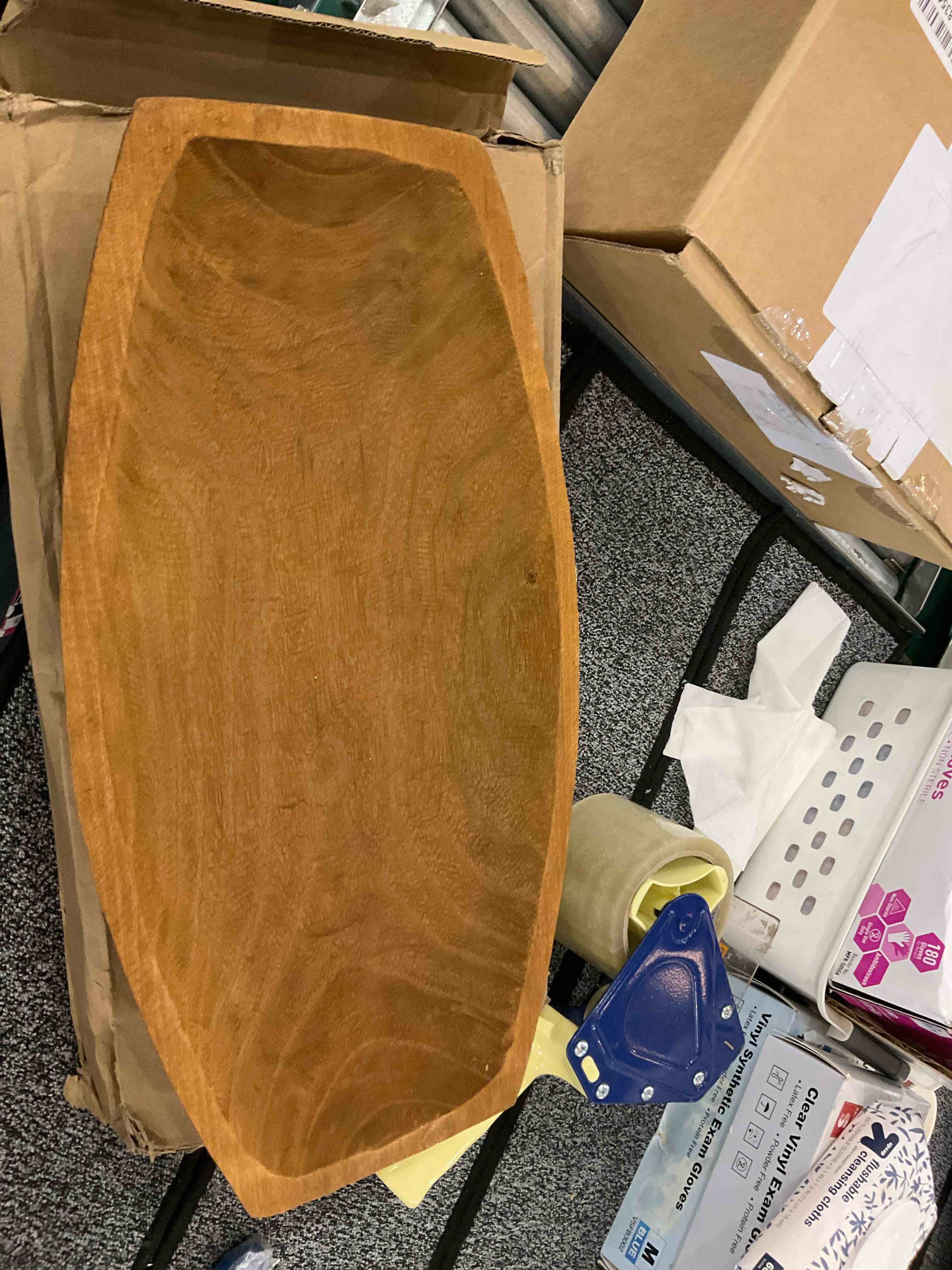 https://s3.amazonaws.com/lotting-images-prod/BargainHunt/EXS01162819_1706640166134.jpeg