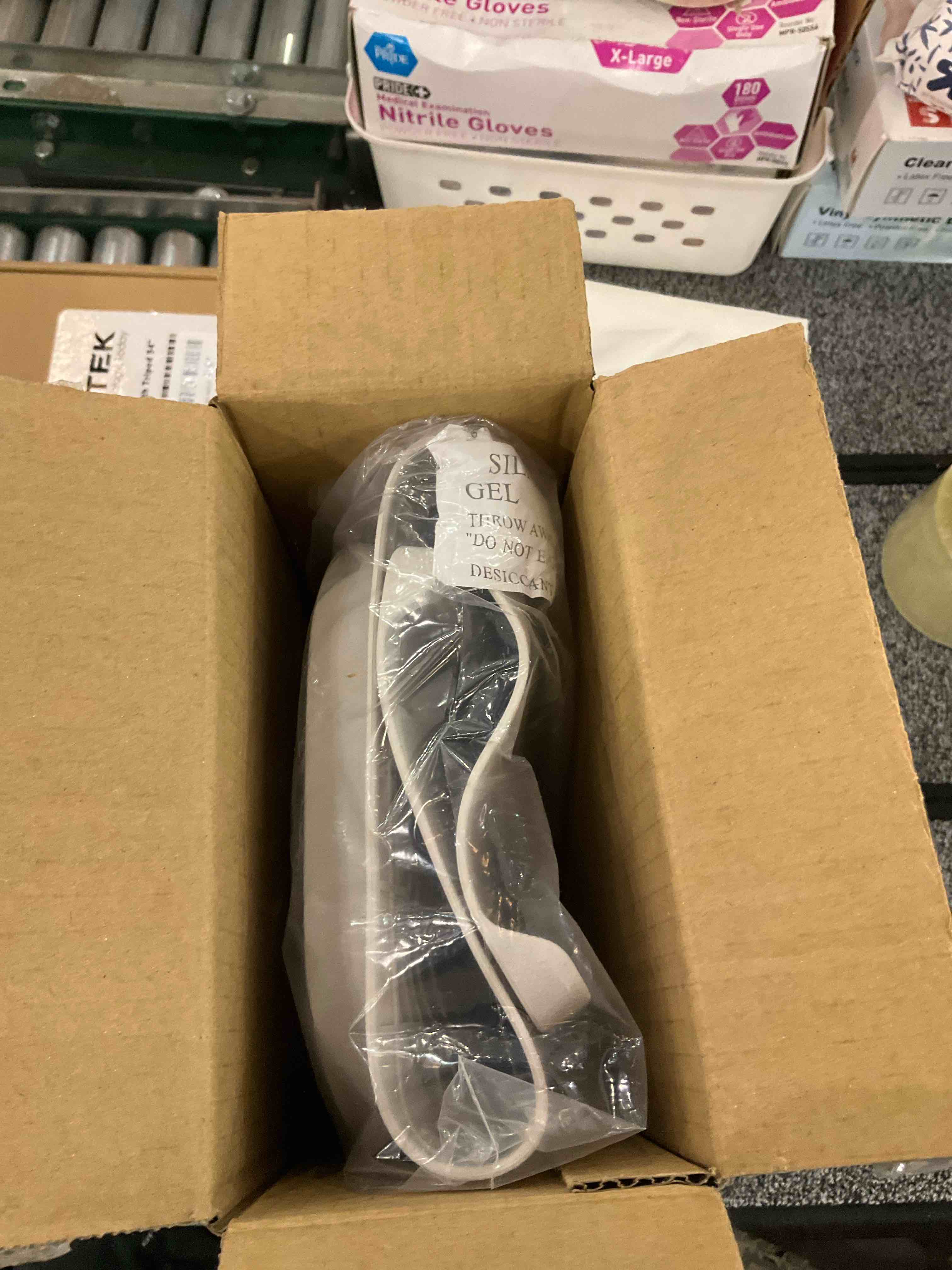 https://s3.amazonaws.com/lotting-images-prod/BargainHunt/EXS01162823_1706640690500.jpeg