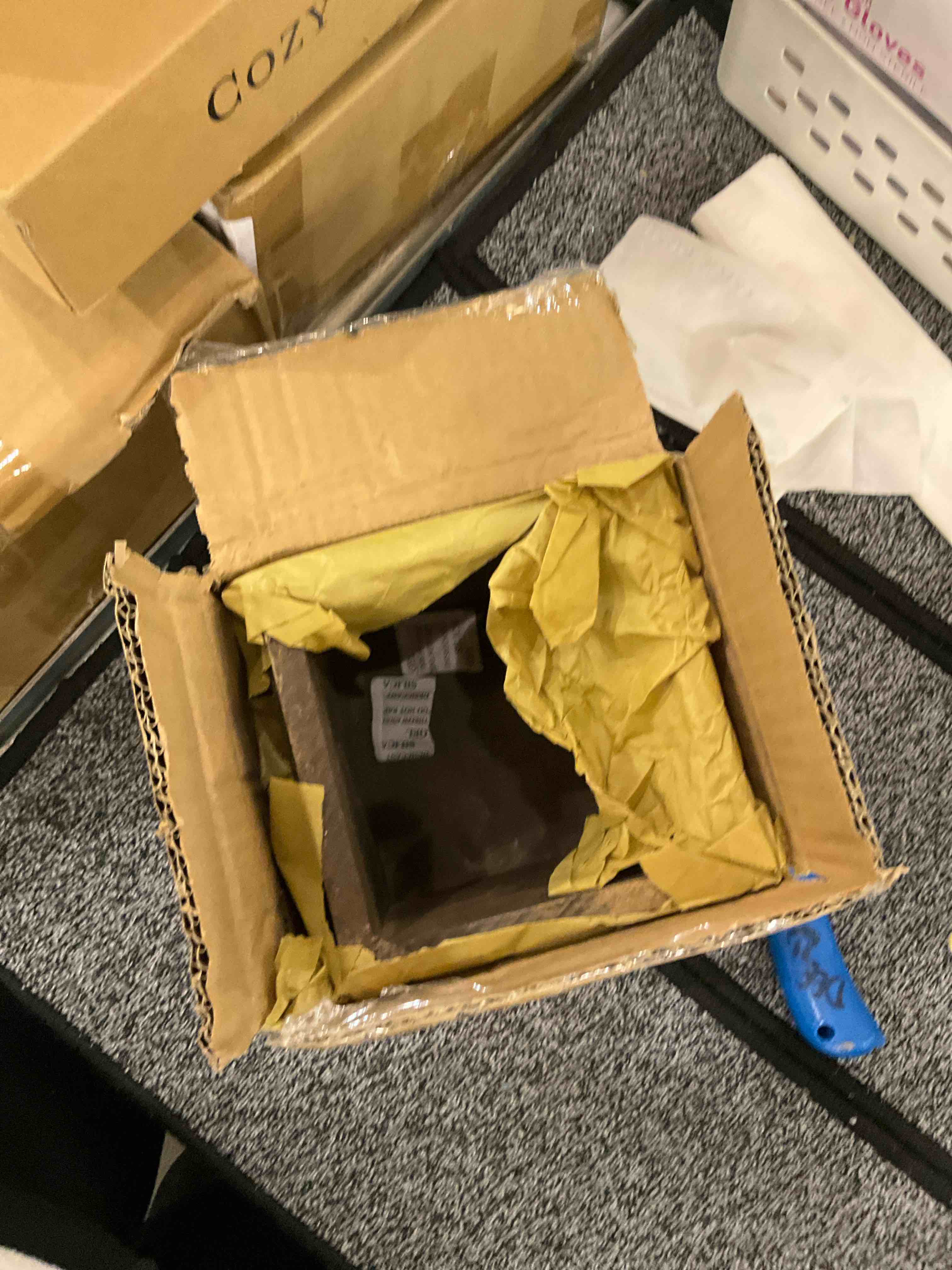 https://s3.amazonaws.com/lotting-images-prod/BargainHunt/EXS01162825_1706640863760.jpeg