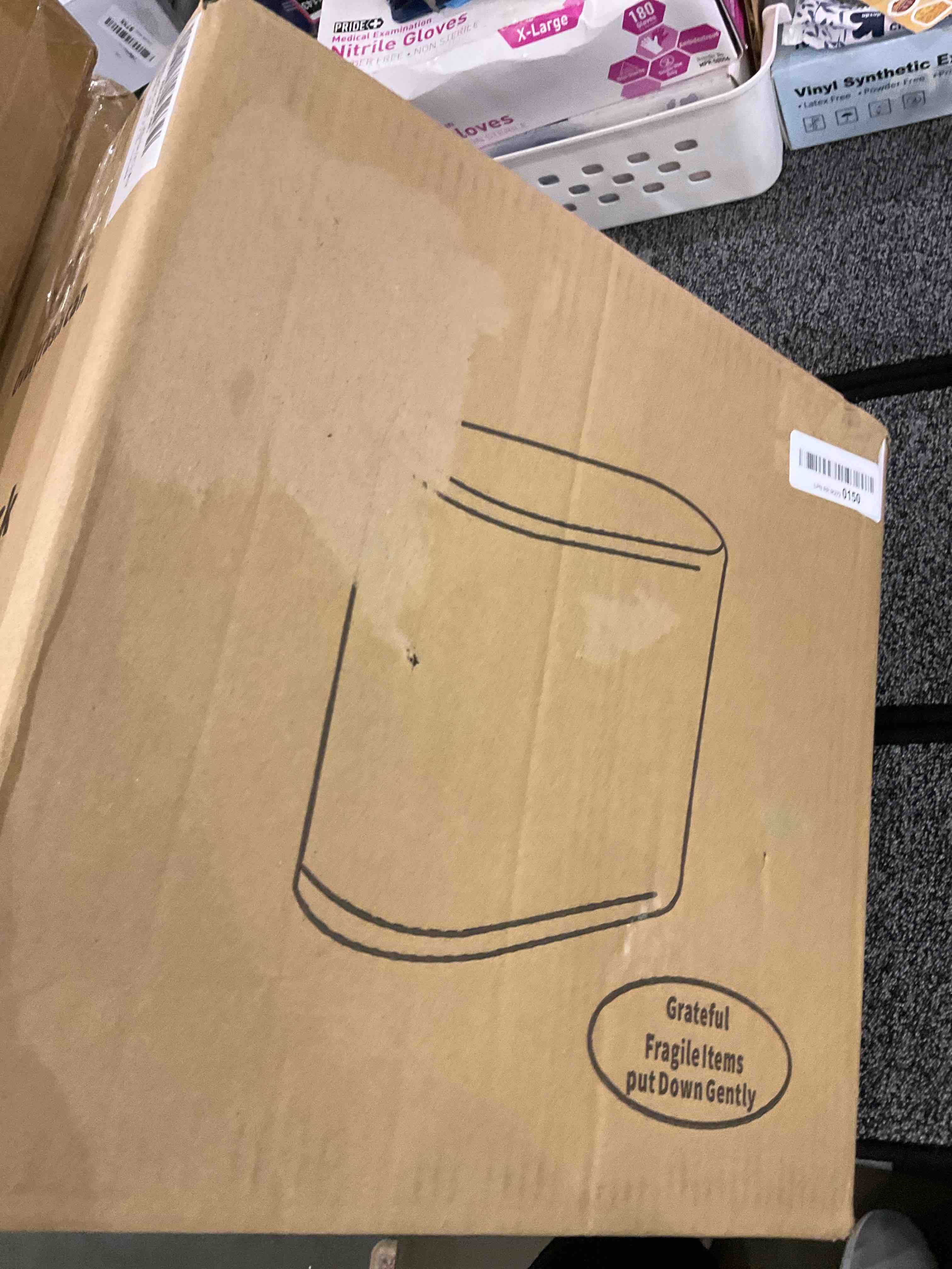 https://s3.amazonaws.com/lotting-images-prod/BargainHunt/EXS01162843_1706644749690.jpeg