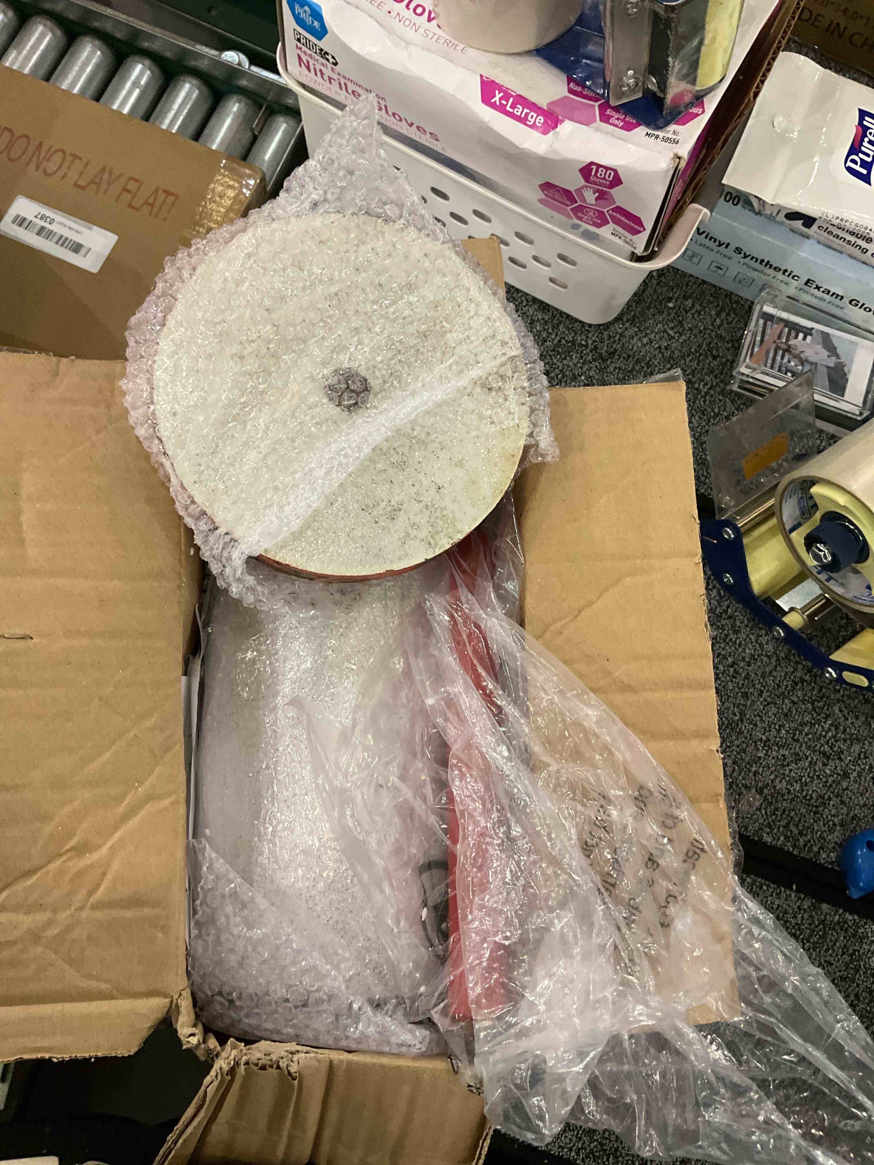 https://s3.amazonaws.com/lotting-images-prod/BargainHunt/EXS01162918_1706716102333.jpeg