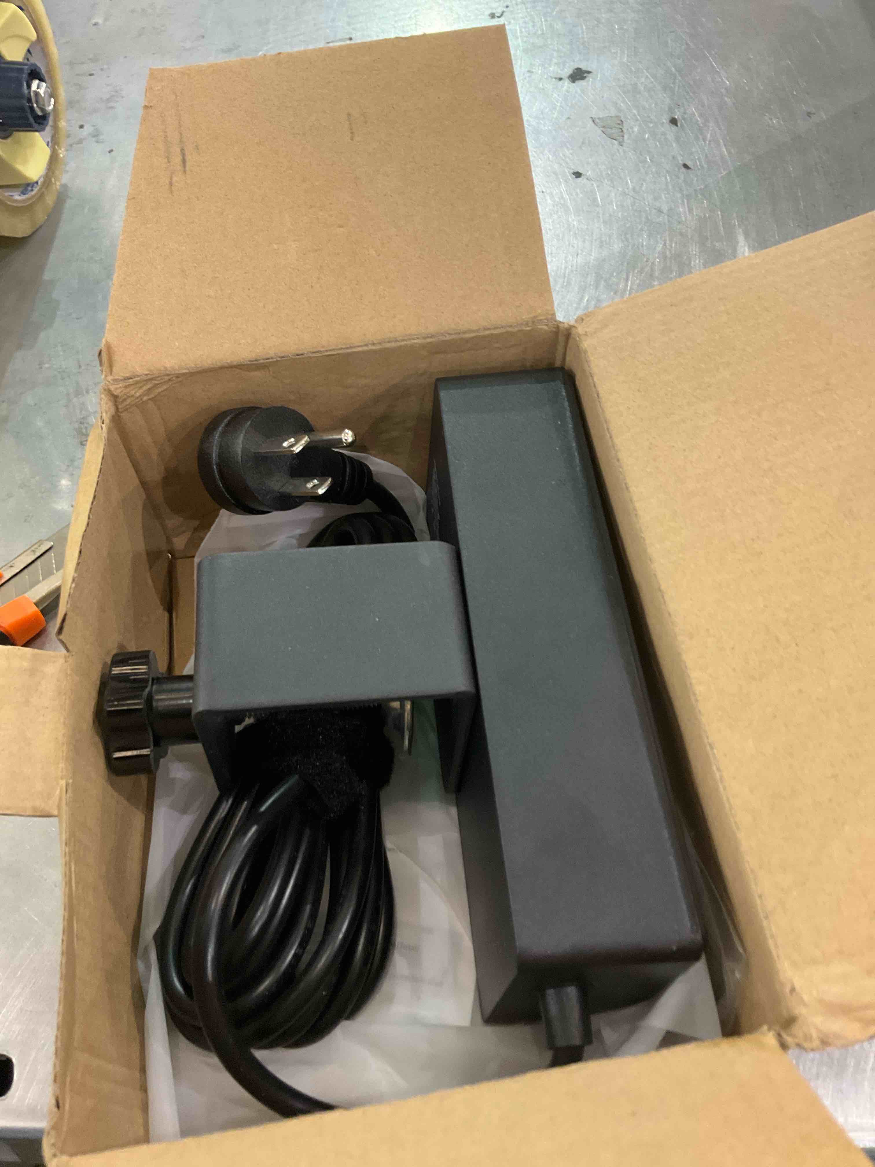 https://s3.amazonaws.com/lotting-images-prod/BargainHunt/EXS01166512_1706550334620.jpeg