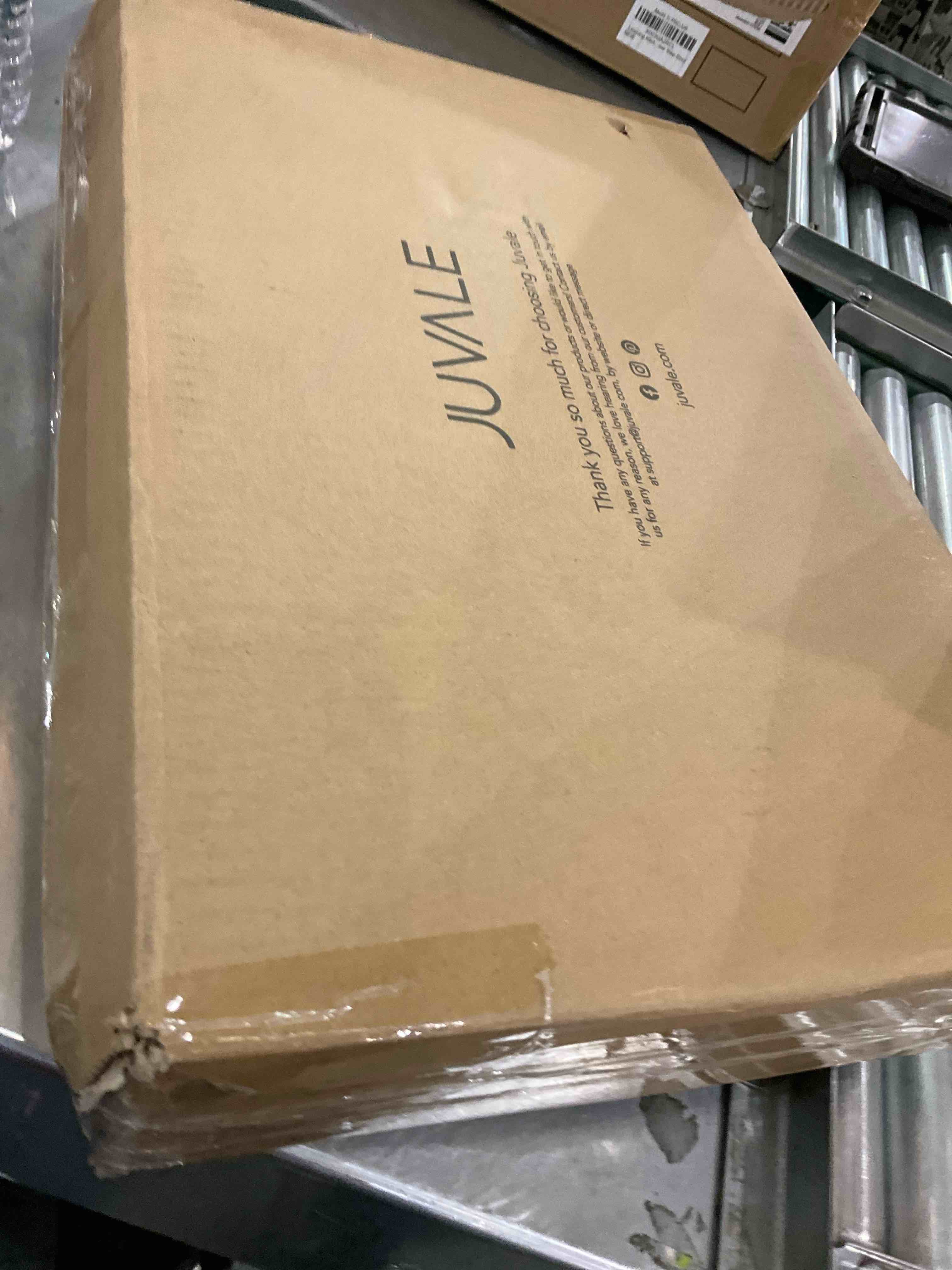 https://s3.amazonaws.com/lotting-images-prod/BargainHunt/EXS01166813_1706715479343.jpeg