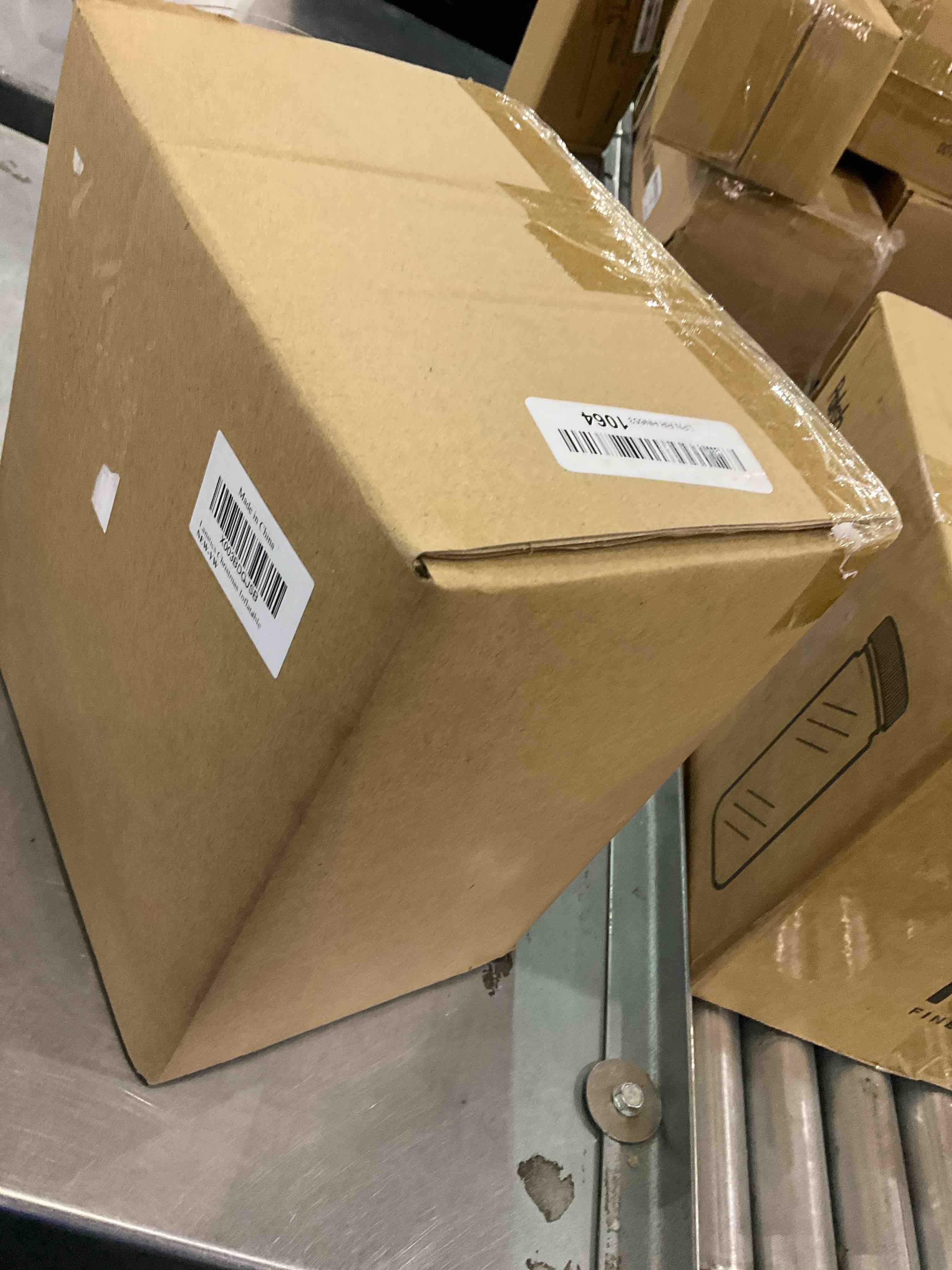 https://s3.amazonaws.com/lotting-images-prod/BargainHunt/EXS01166907_1706790566297.jpeg