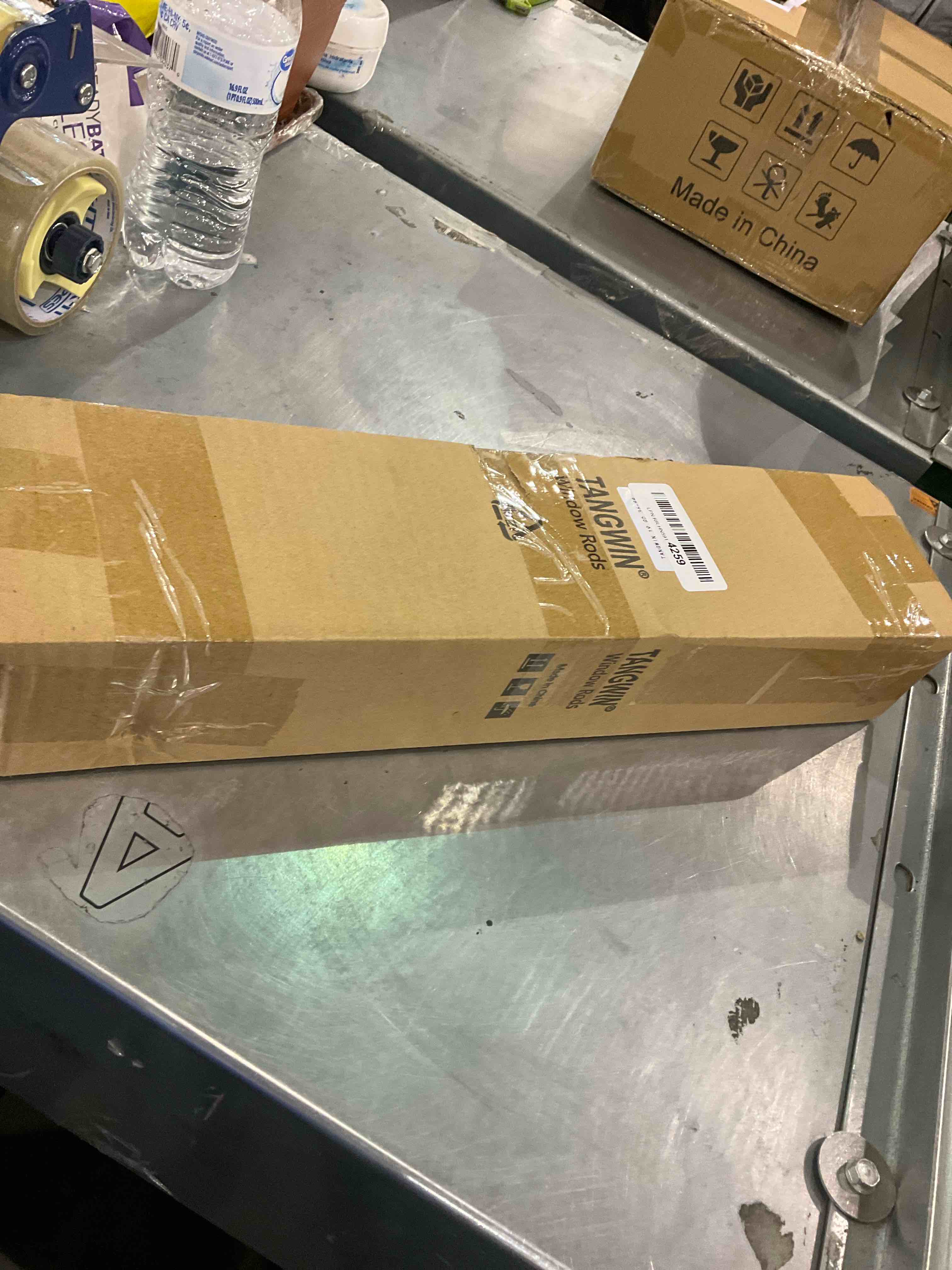 https://s3.amazonaws.com/lotting-images-prod/BargainHunt/EXS01166914_1706791464686.jpeg