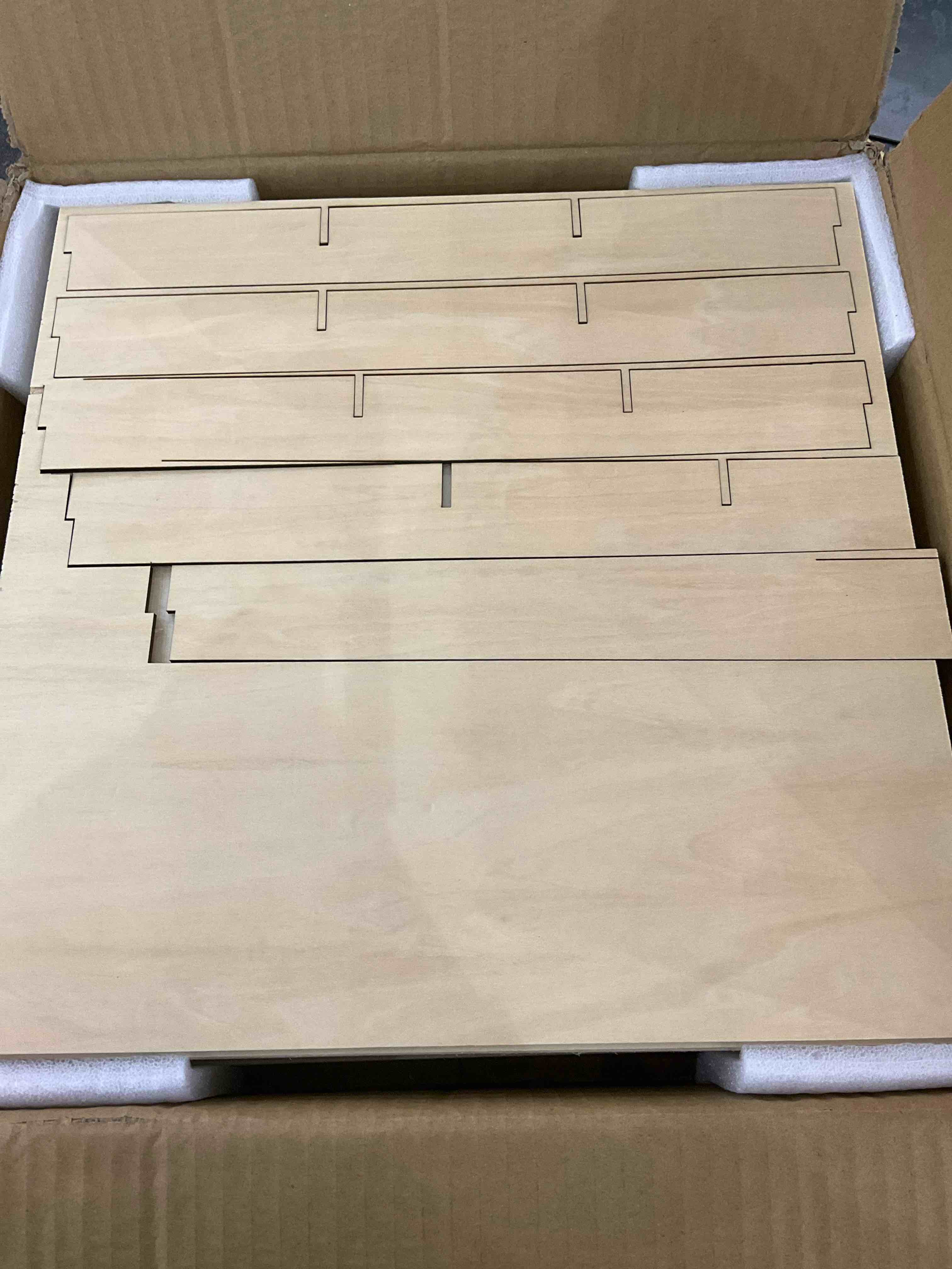 https://s3.amazonaws.com/lotting-images-prod/BargainHunt/EXS01168587_1707243957052.jpeg