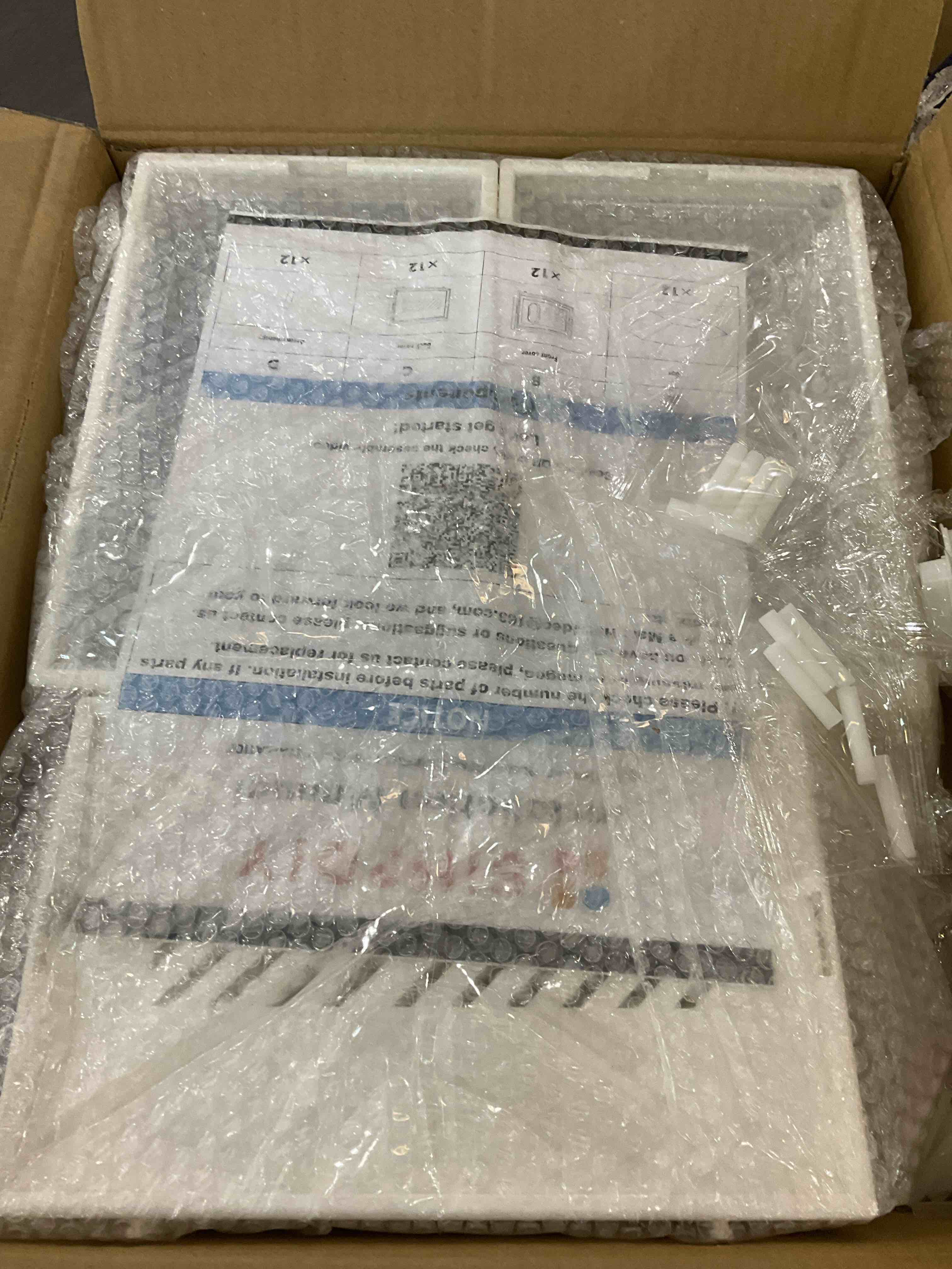 https://s3.amazonaws.com/lotting-images-prod/BargainHunt/EXS01168626_1707249417582.jpeg