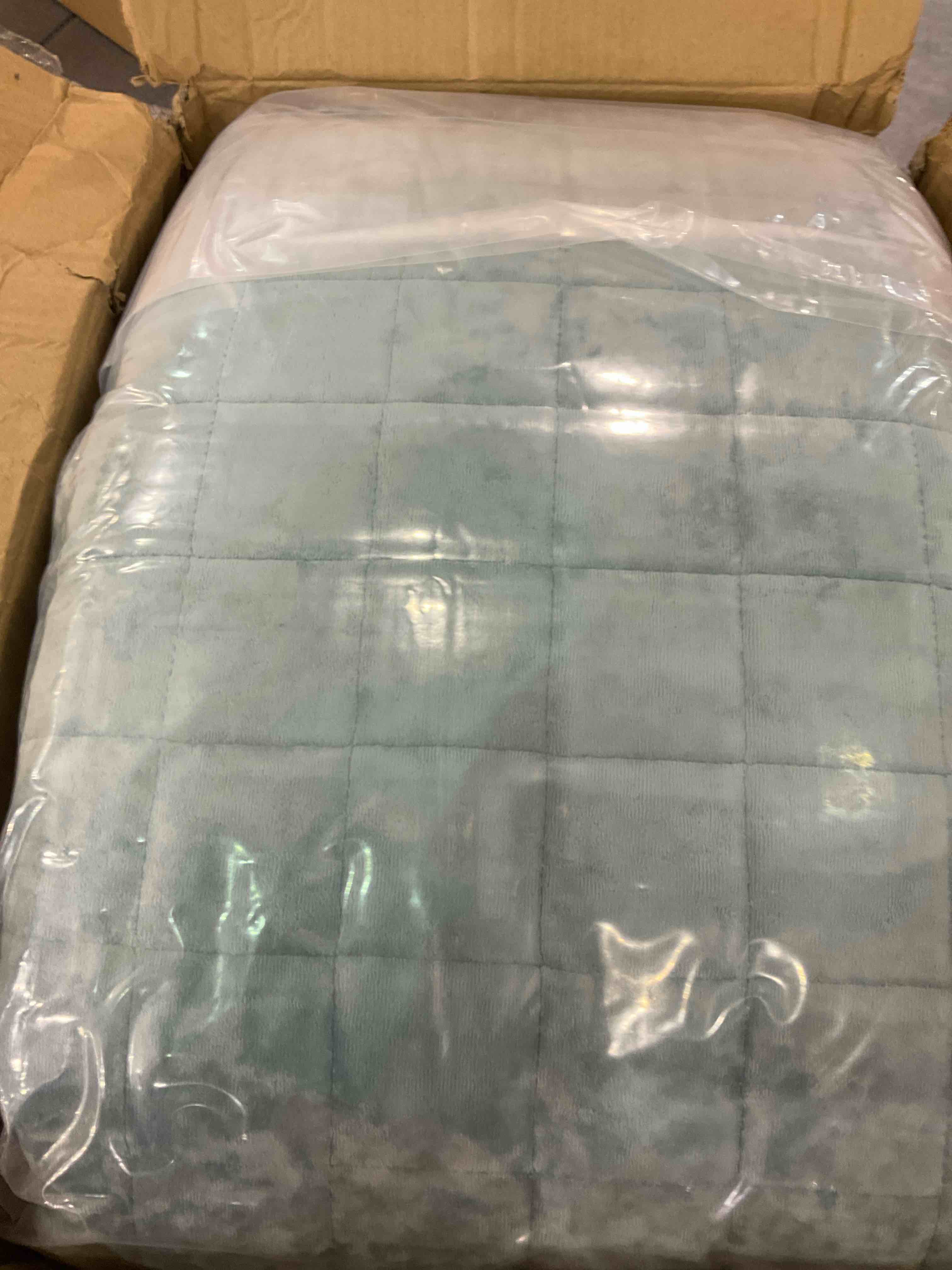 RECYCO Luxury Velvet Quilt Set Full Queen Size, Lightweight Velvet Comforter Set, Oversized Bedspread Coverlet Quilted Bedding Set, with 2 Matching Pillow Shams, for All Season, Aqua Green