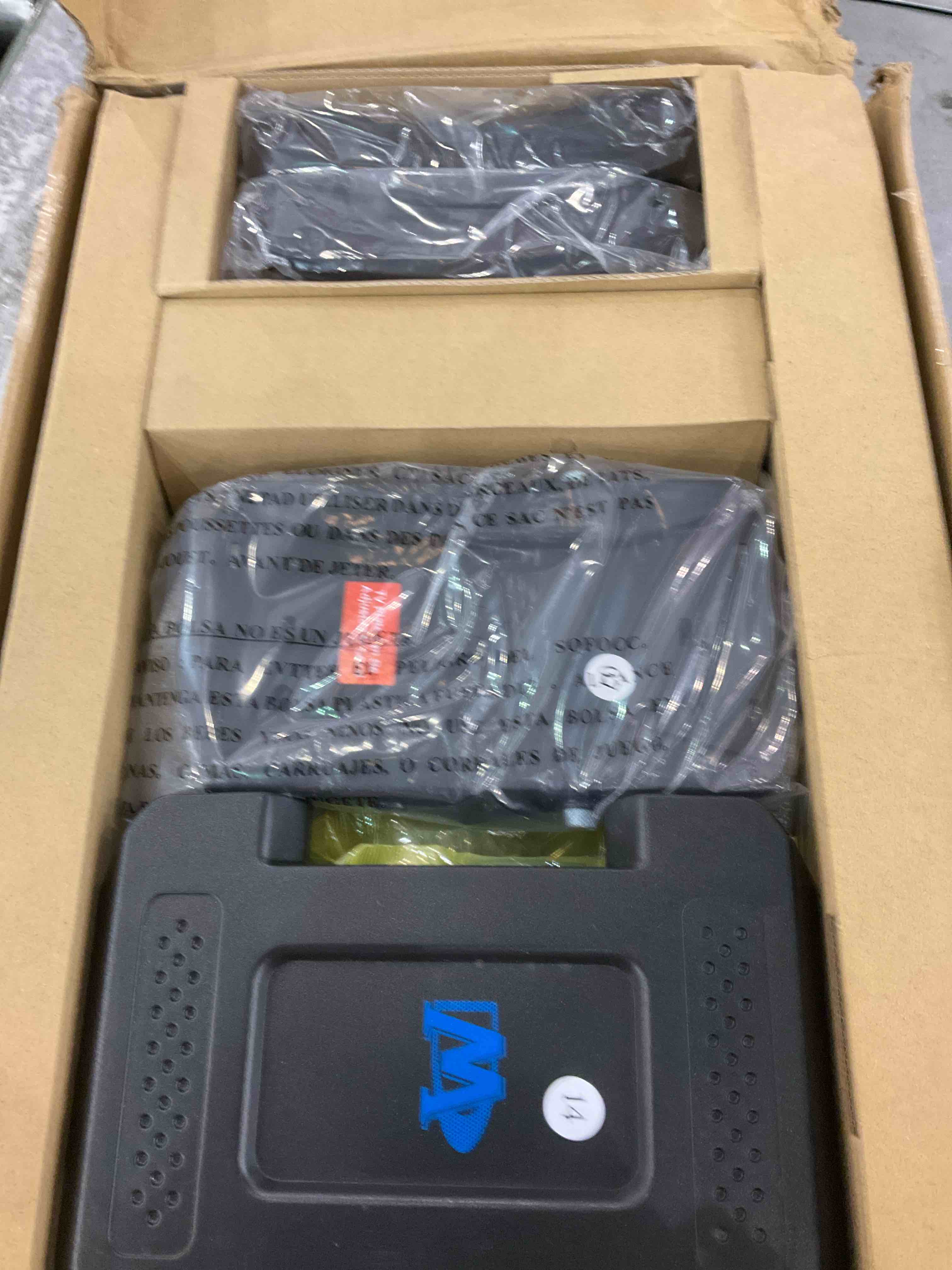 https://s3.amazonaws.com/lotting-images-prod/BargainHunt/EXS01168691_1707316257737.jpeg