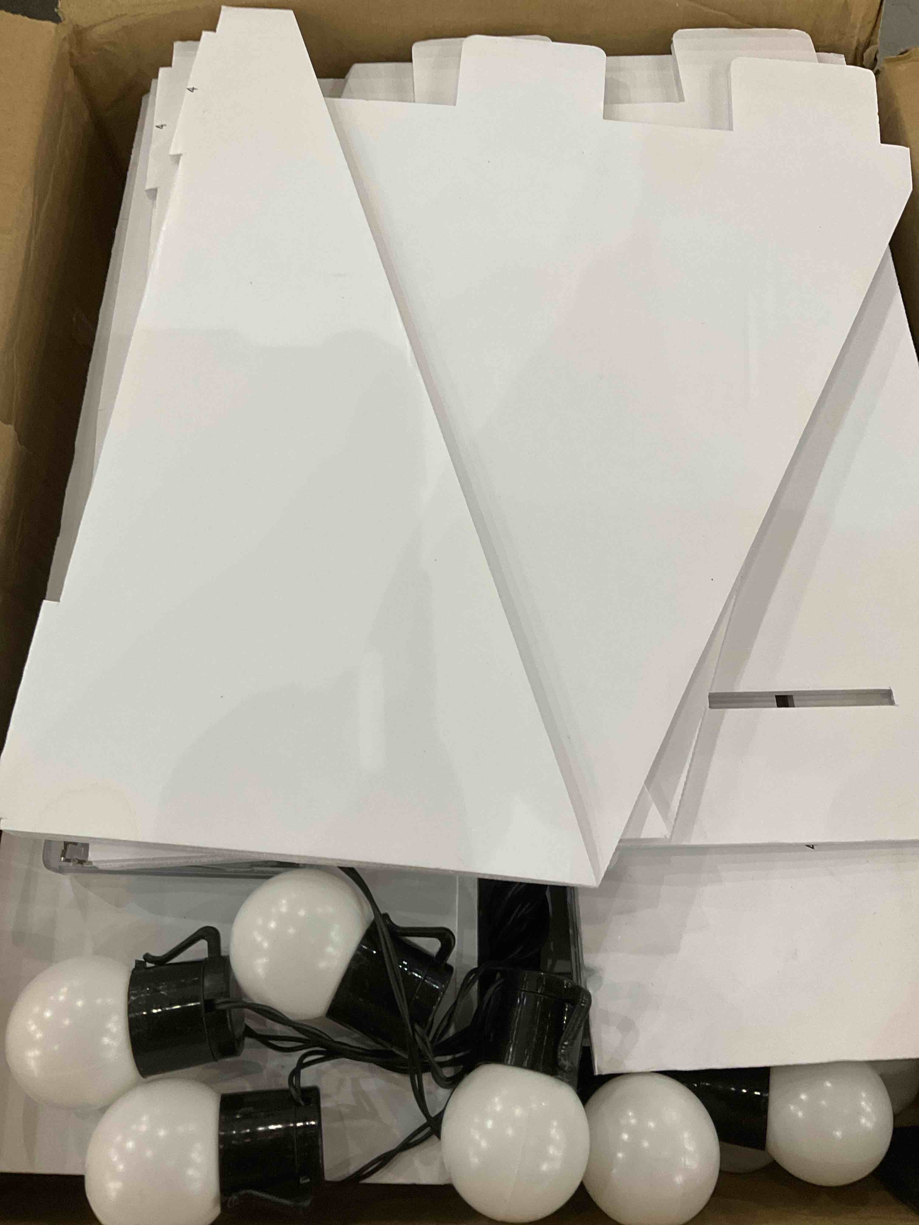 https://s3.amazonaws.com/lotting-images-prod/BargainHunt/EXS01168699_1707316873783.jpeg